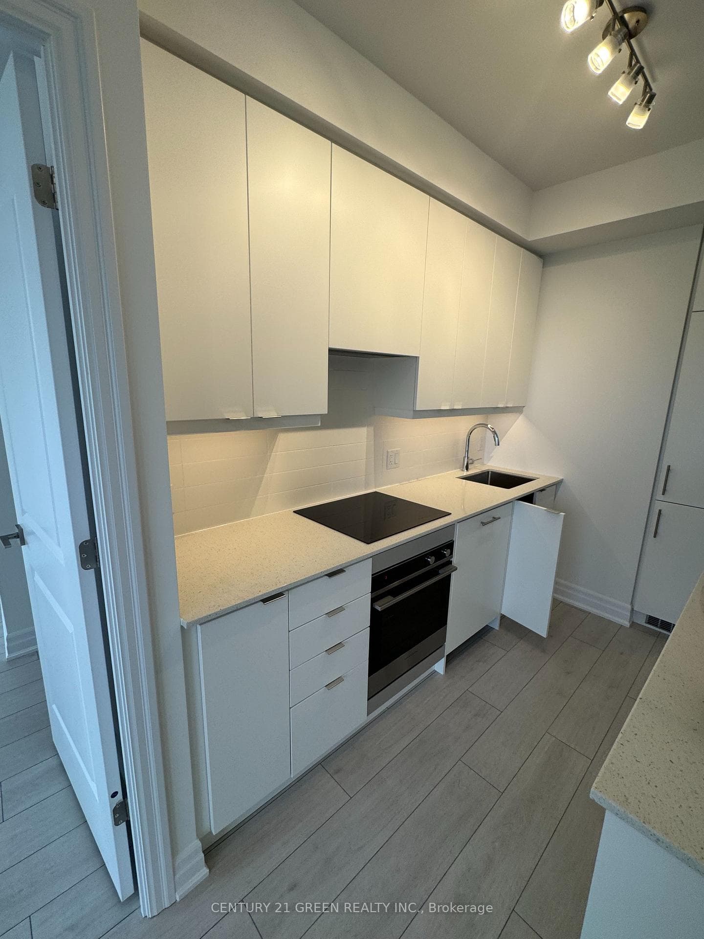 30 Elm Drive Unit 2211 photo 12