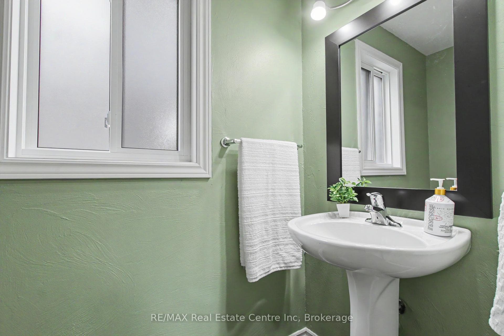 50 Forler Street photo 8