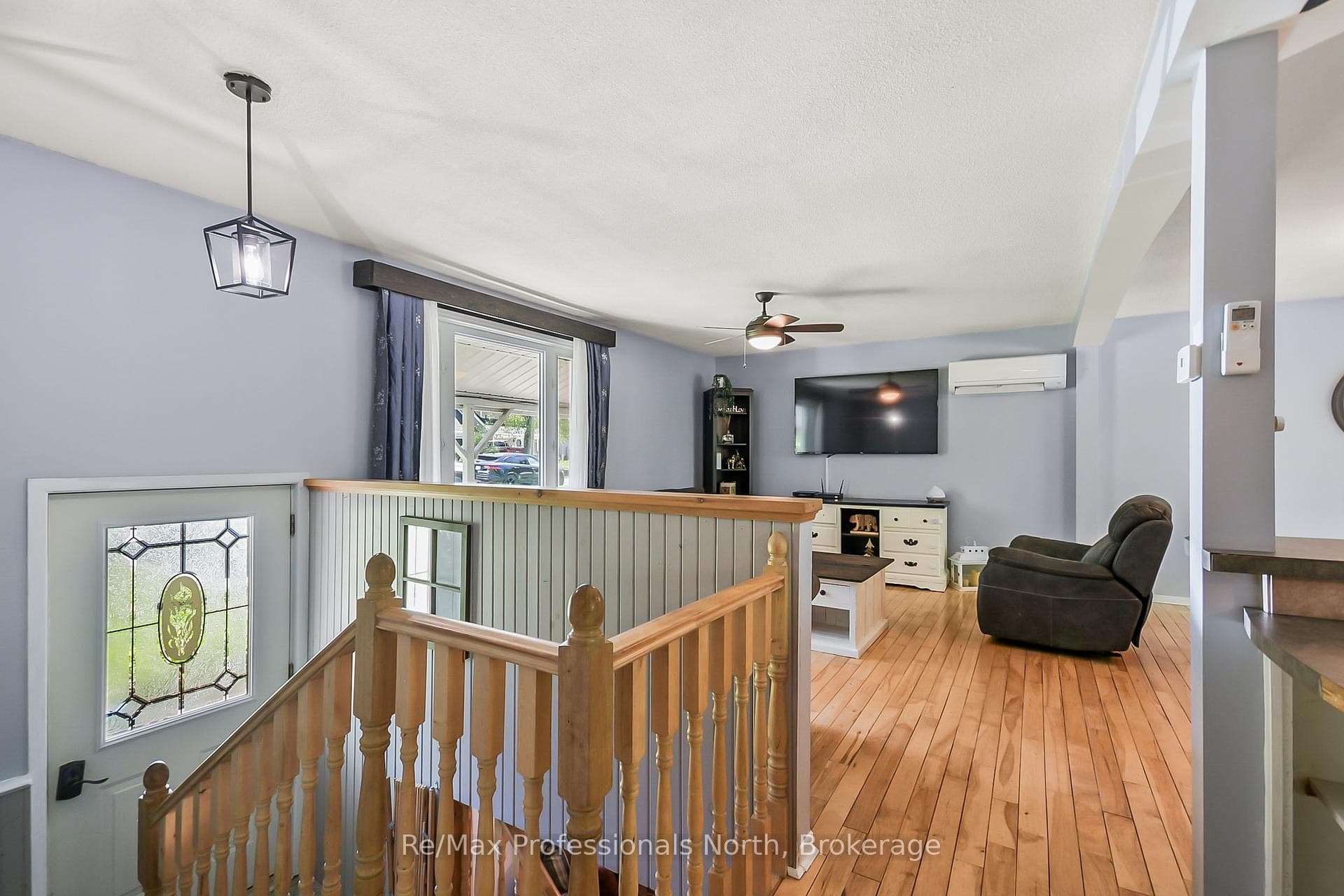 110 FRASER Street photo 4