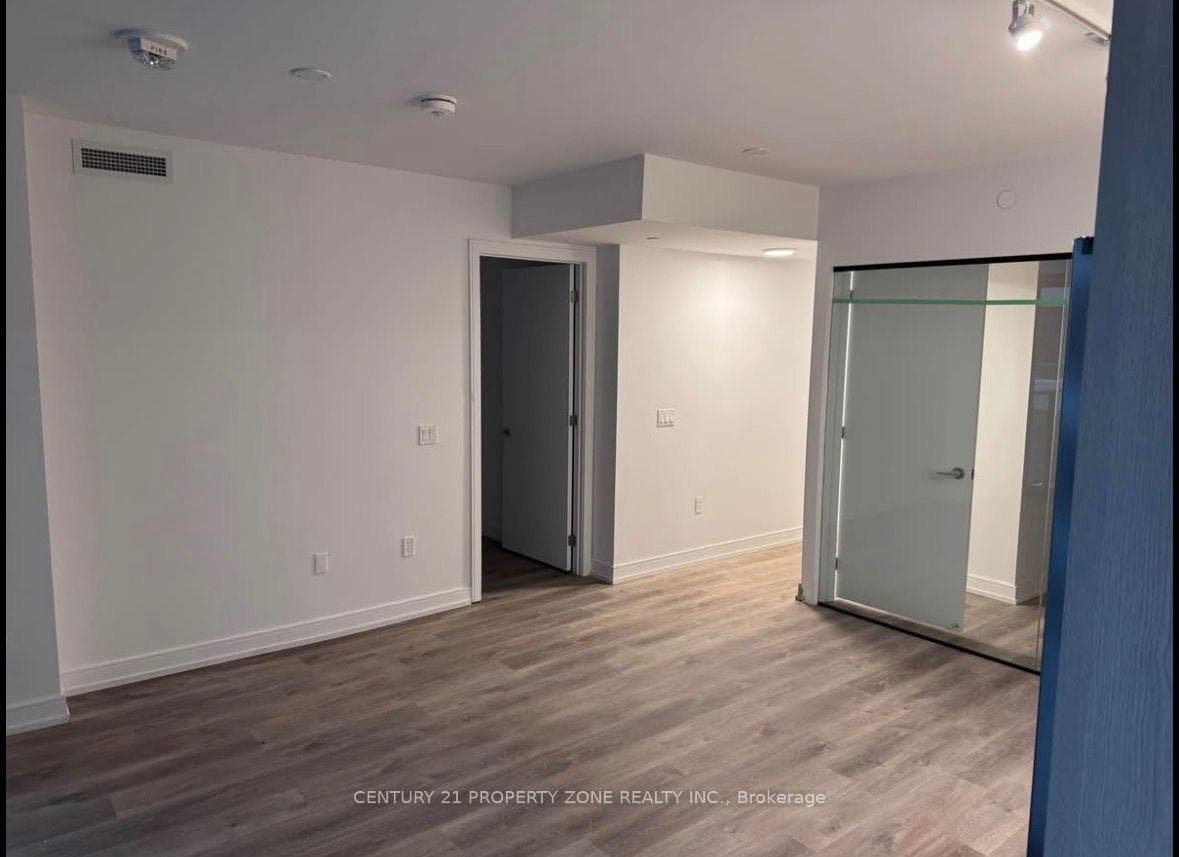 1 Jarvis Street Unit 723 photo 1