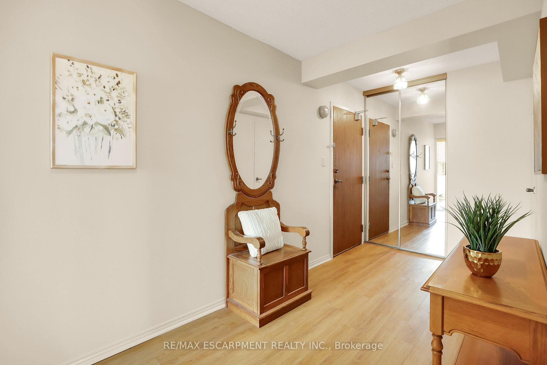 28 Robinson Street Unit 401 photo 2