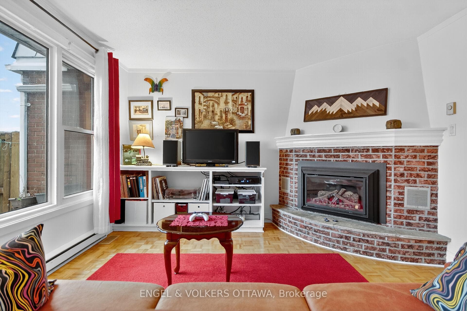 910 Dynes Road photo 11