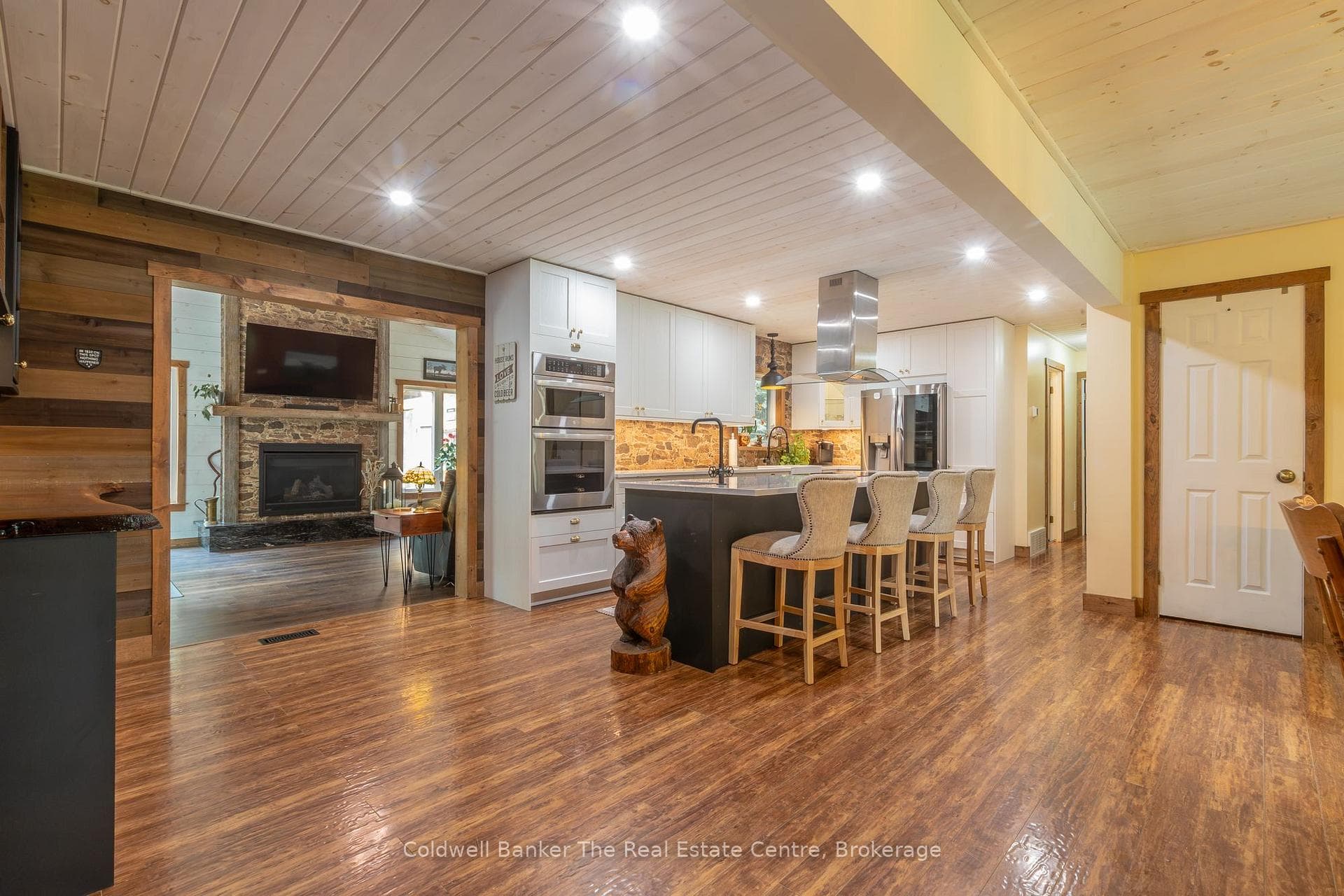 78 Glencairn Crescent photo 4