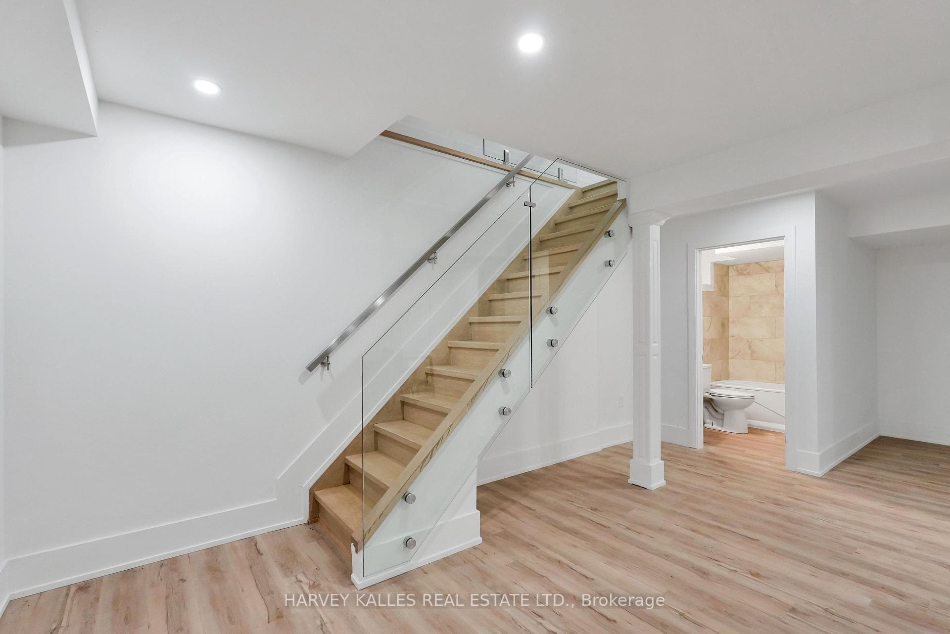 253 Albany Avenue photo 42