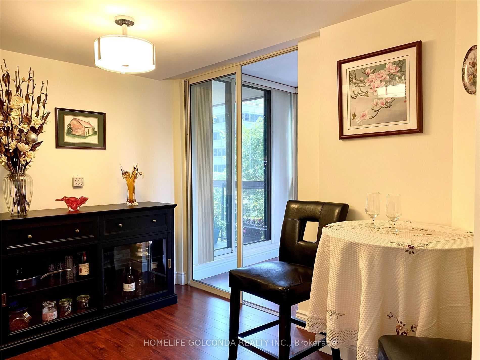 10 Kenneth Avenue Unit 312 photo 18