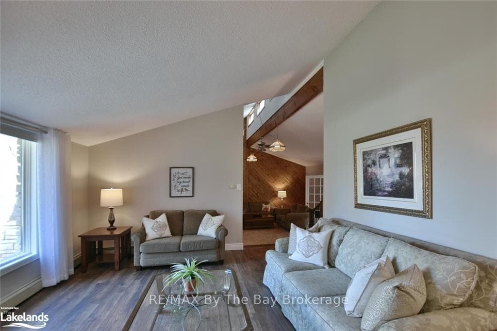 39 TRILLIUM Court photo 13