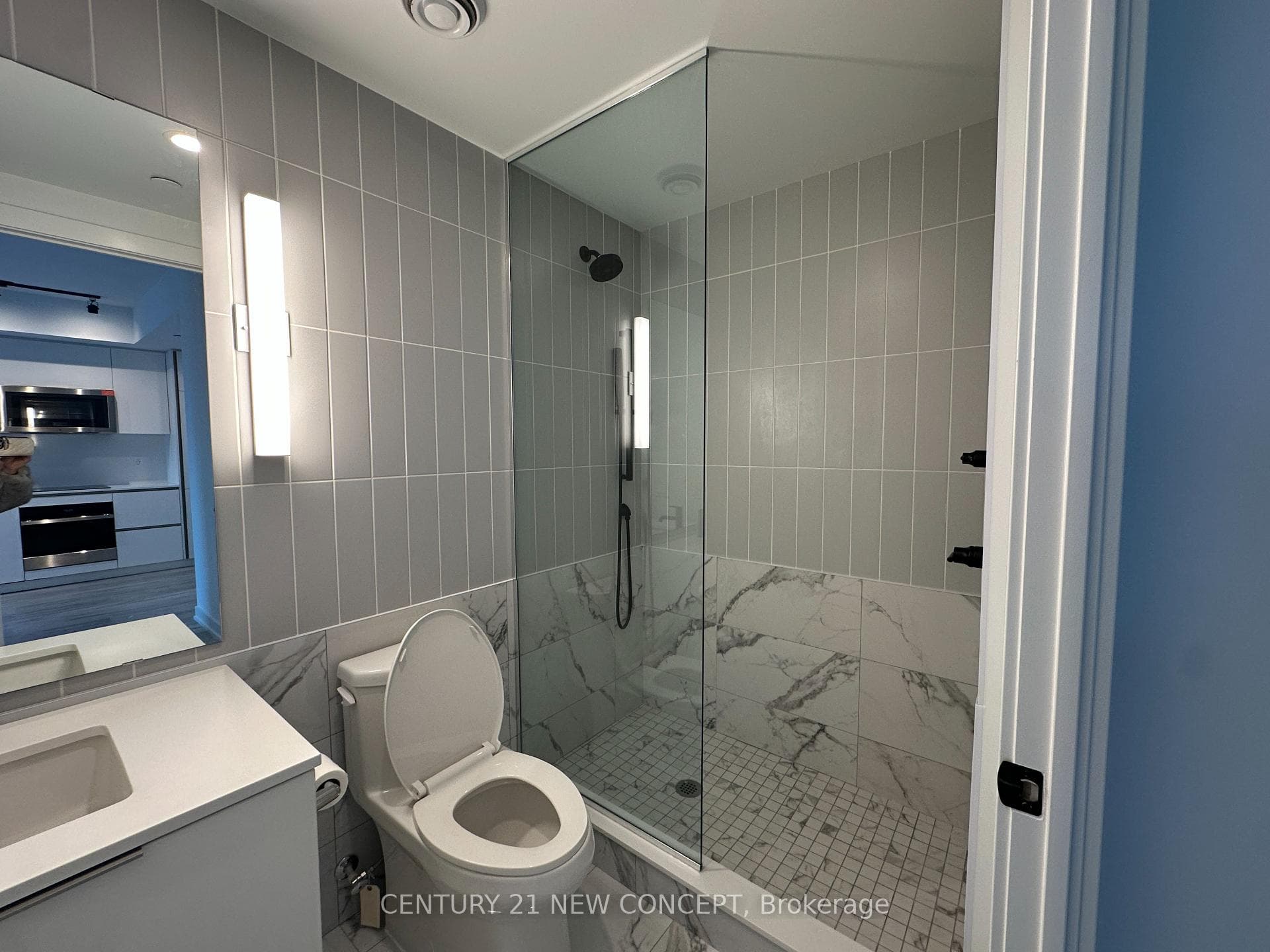 327 King Street Unit 1708 photo 14