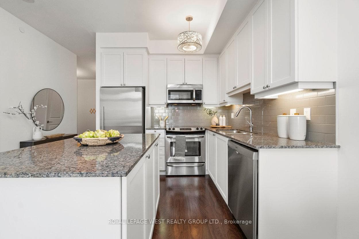35 Fontenay Court Unit 1003 photo 4