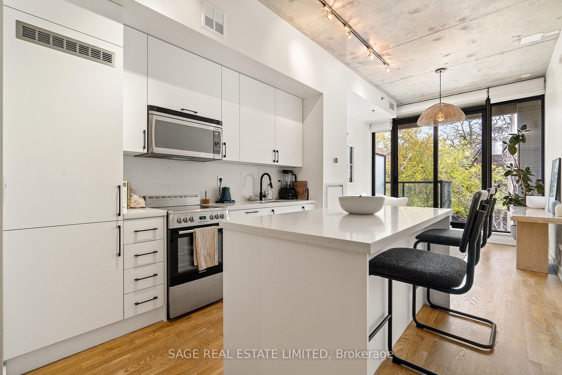 8 Dovercourt Road Unit 216 photo 4