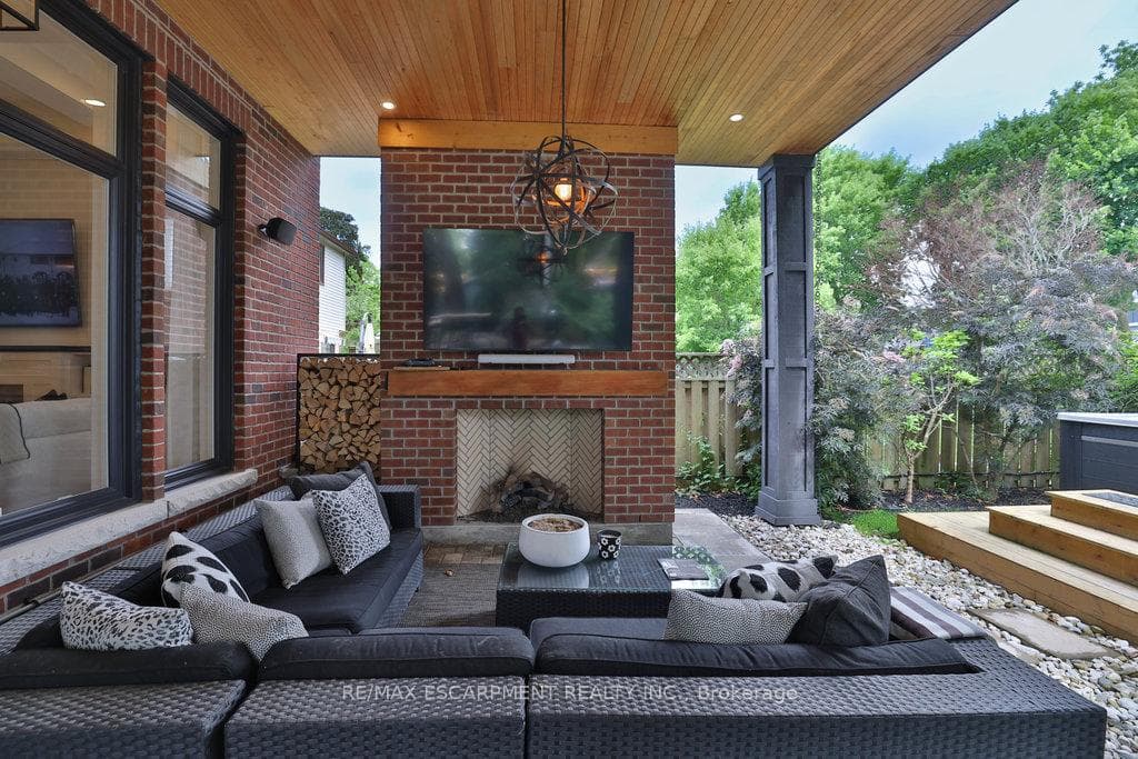 43 Mississauga Road photo 38