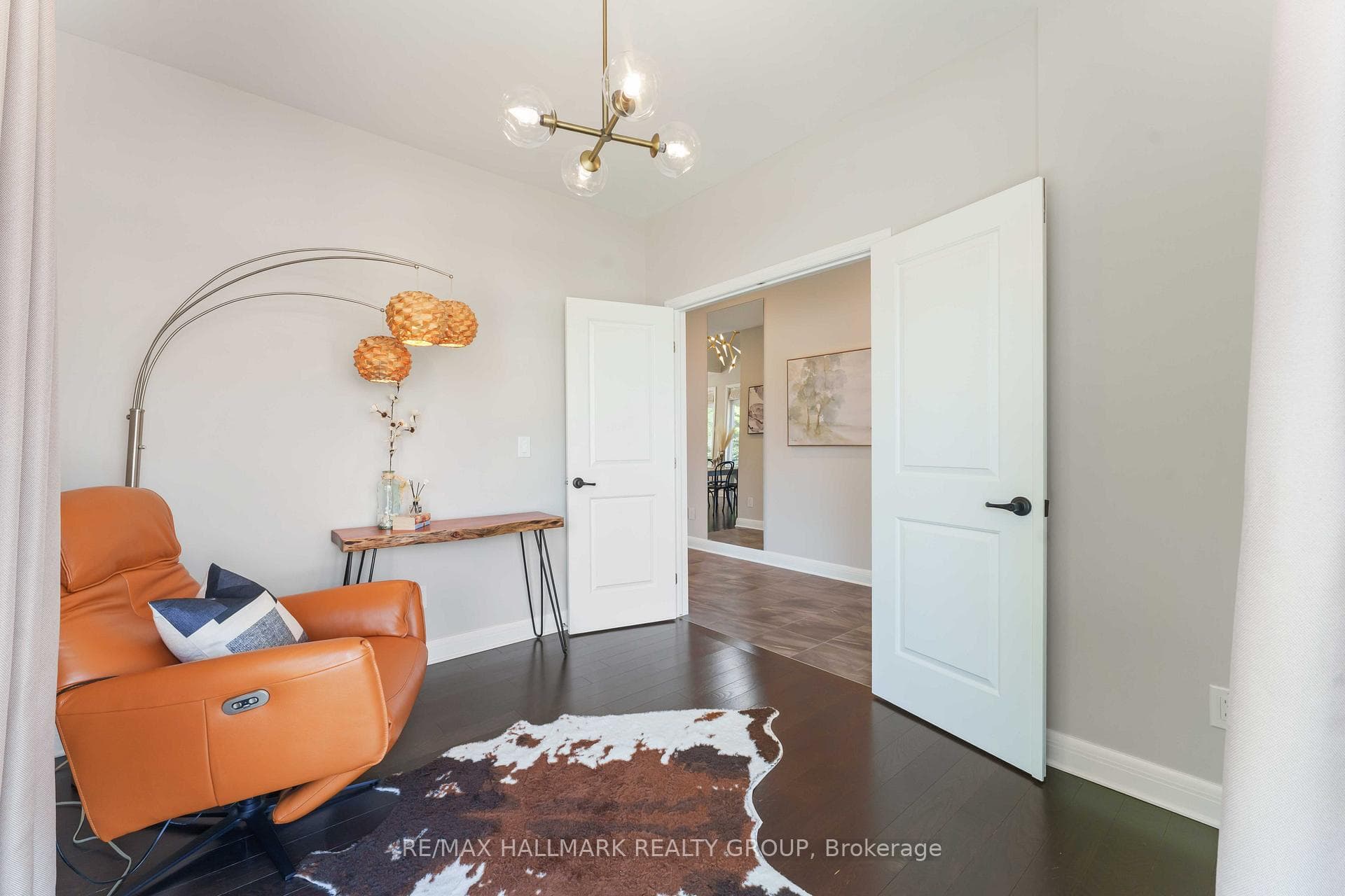 155 Escarpment Crescent photo 12