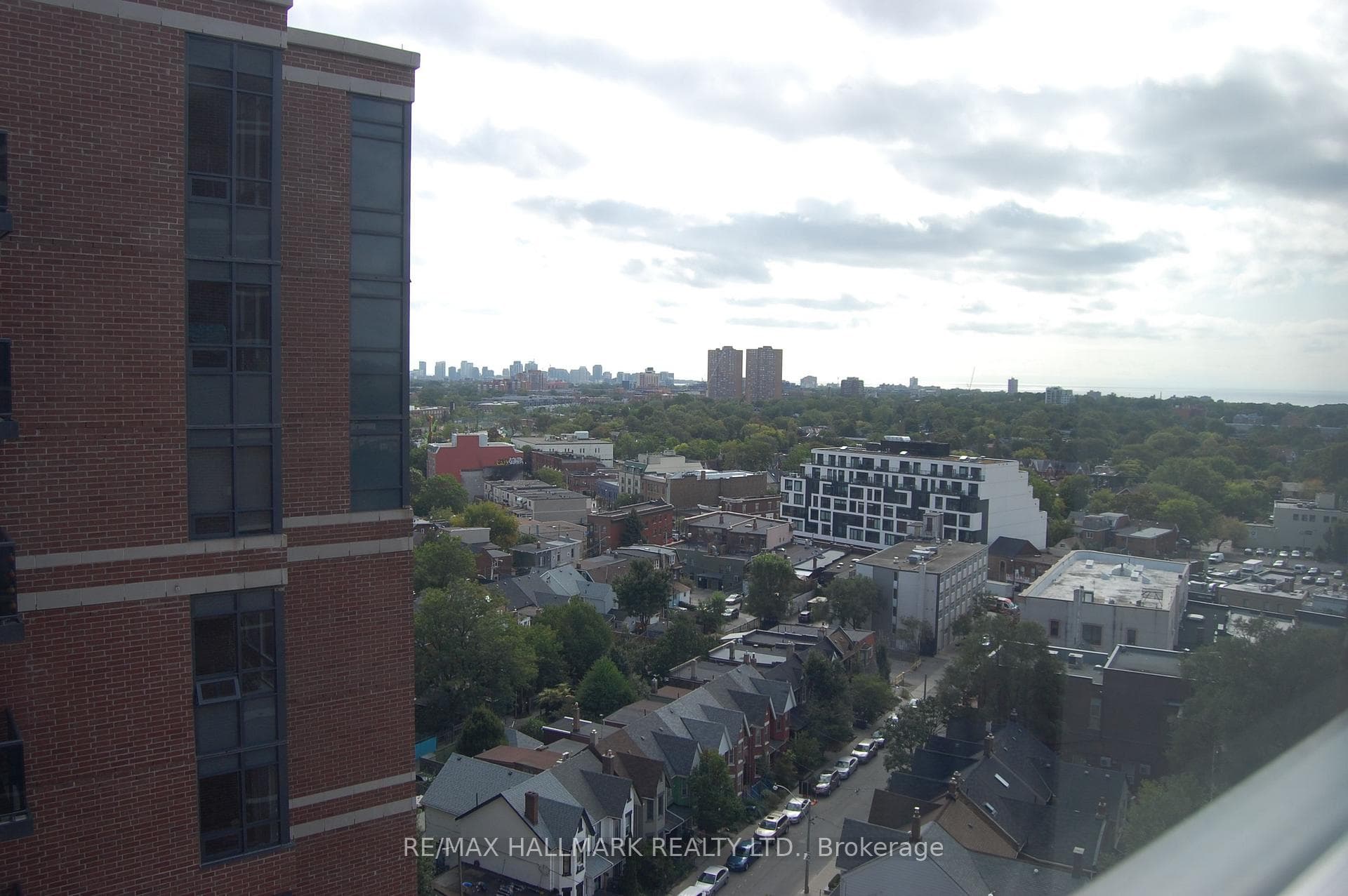 60 Heintzman Street Unit 1520 photo 15