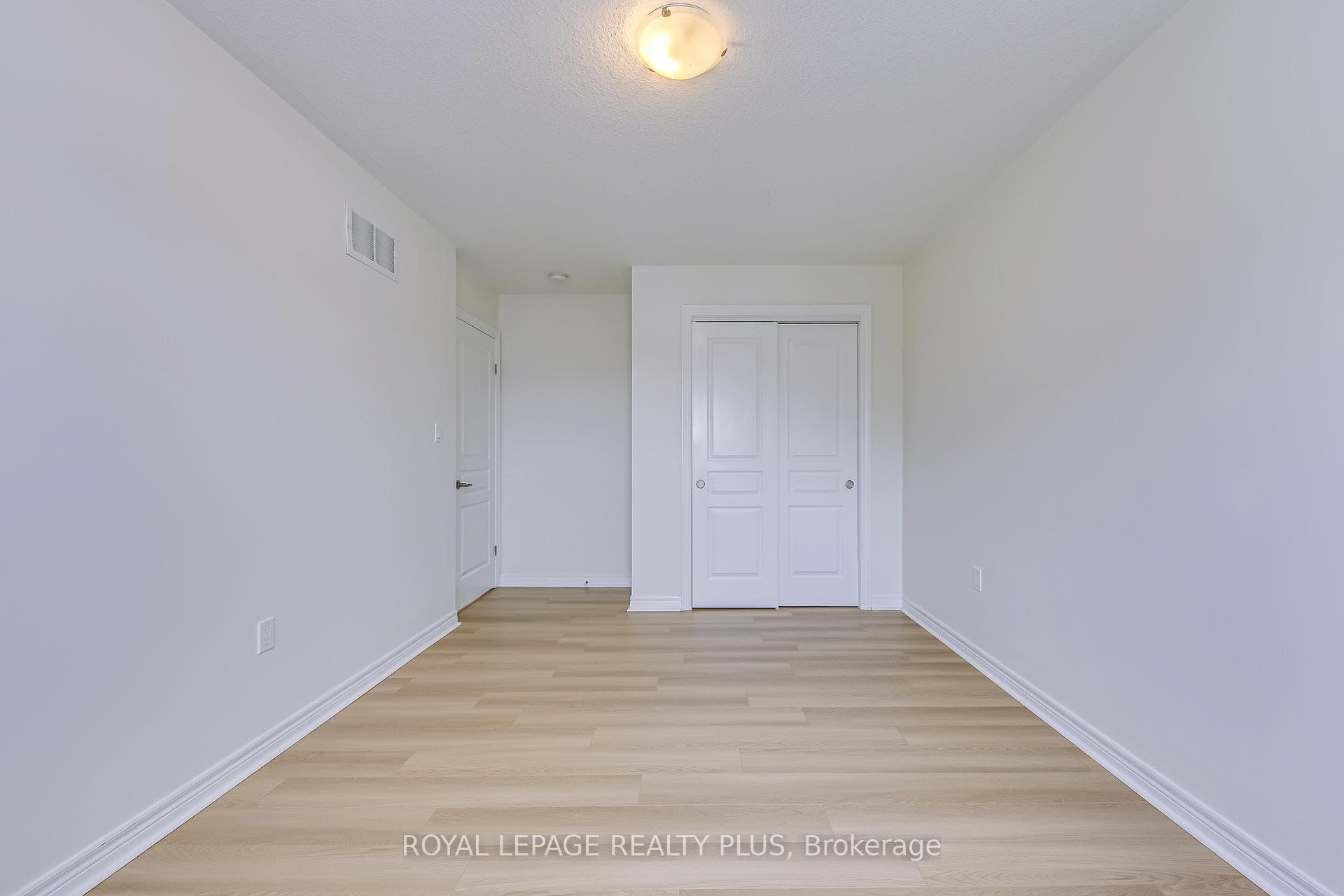 95 Charleswood Crescent photo 31