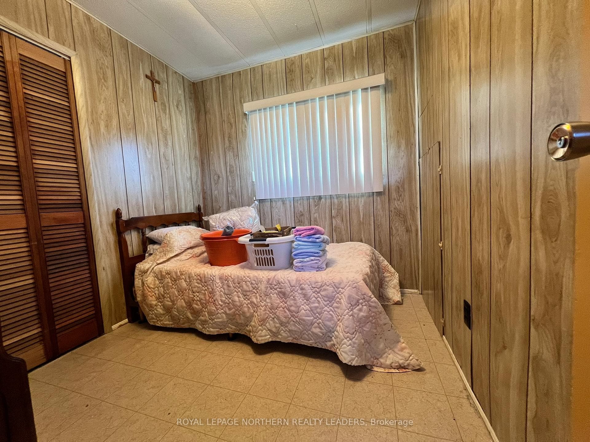 287 Evelyn Crescent photo 15