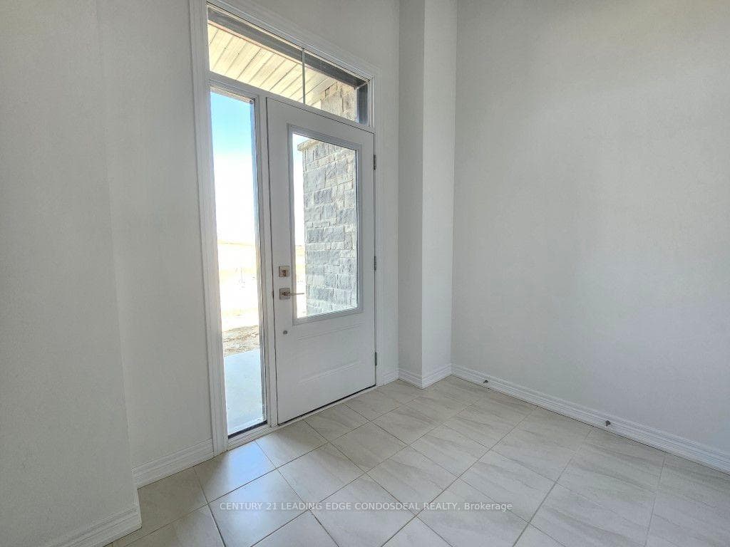 21 Milady Crescent photo 3