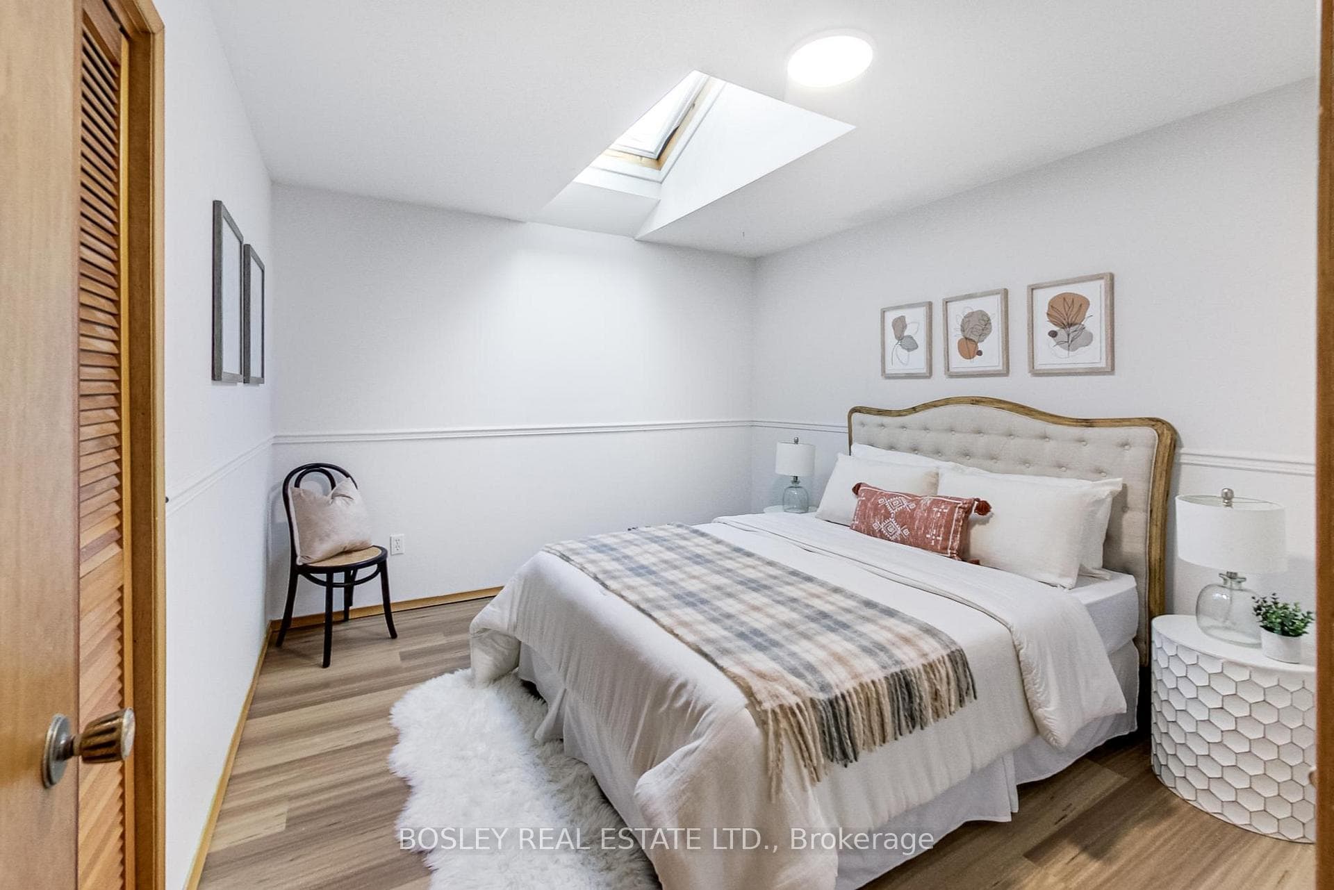 268 Bedford Park Avenue photo 17
