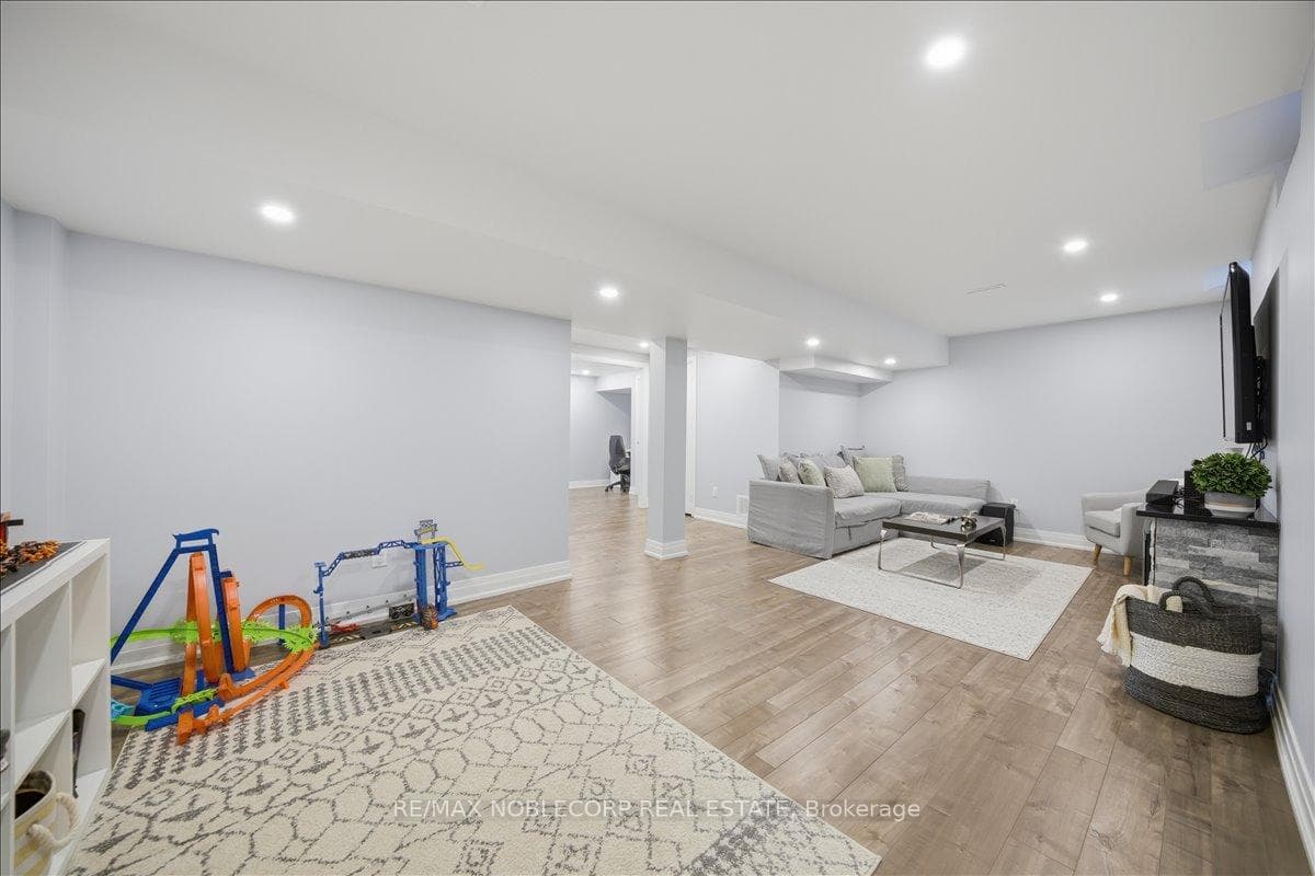 24 Primo Road photo 35