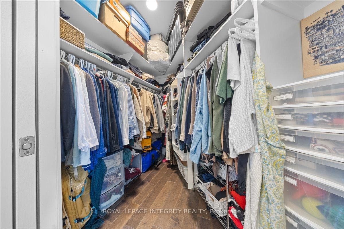 150 Greenfield Avenue Unit 204 photo 22