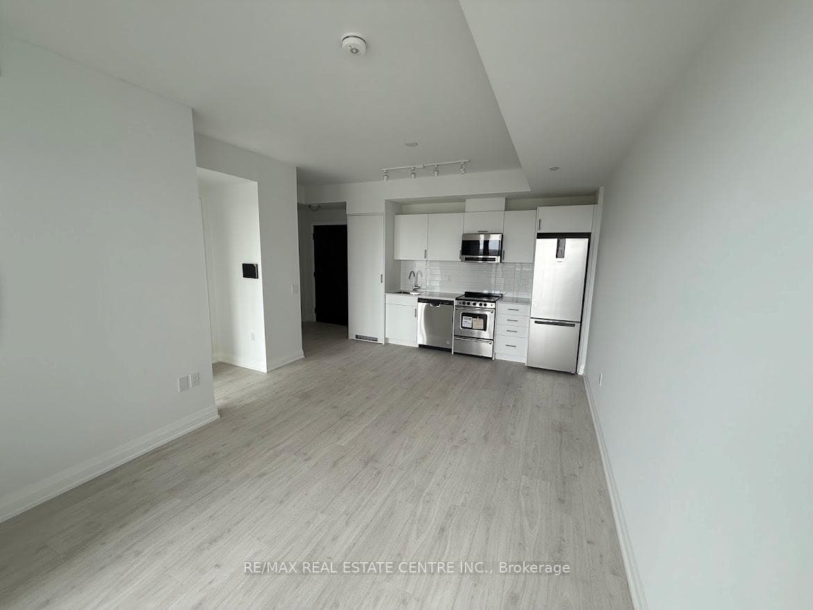 412 Silver Maple Road Unit 401 photo 9