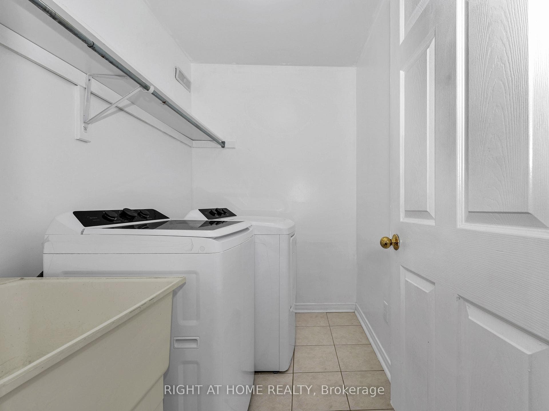 162 Bayly Street photo 13