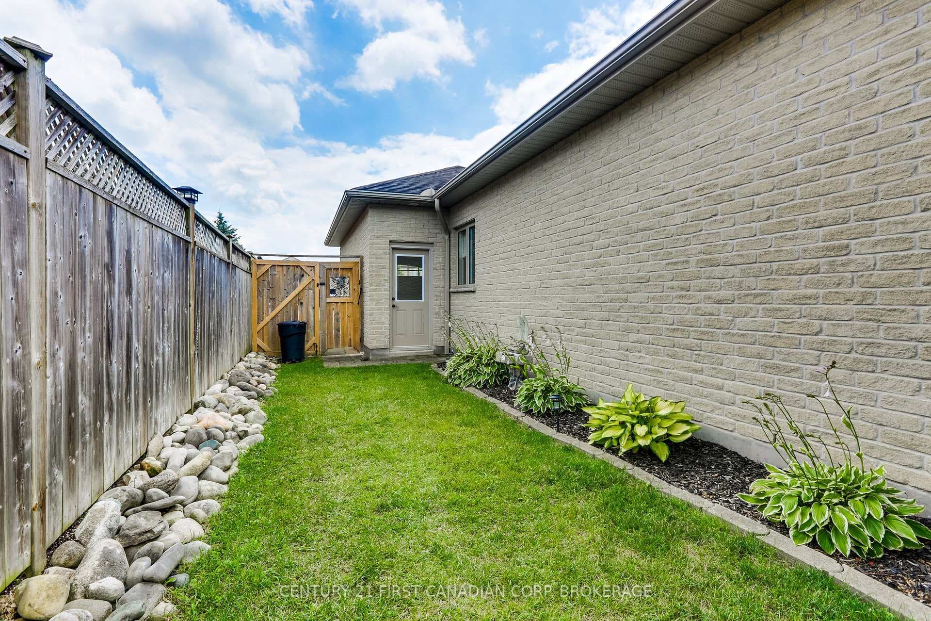 76 Sloan Drive photo 12