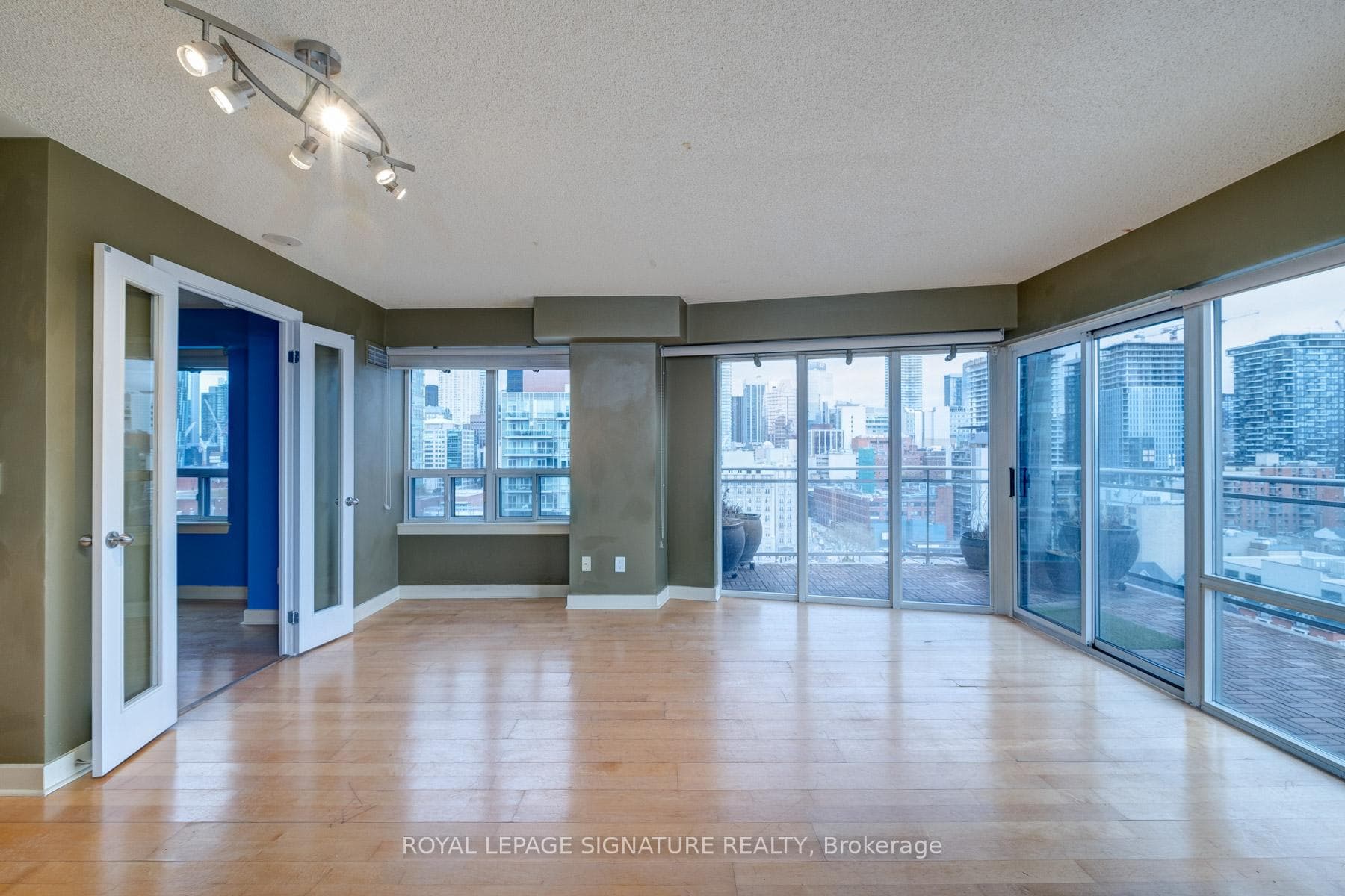 255 Richmond Street Unit 1505 photo 10