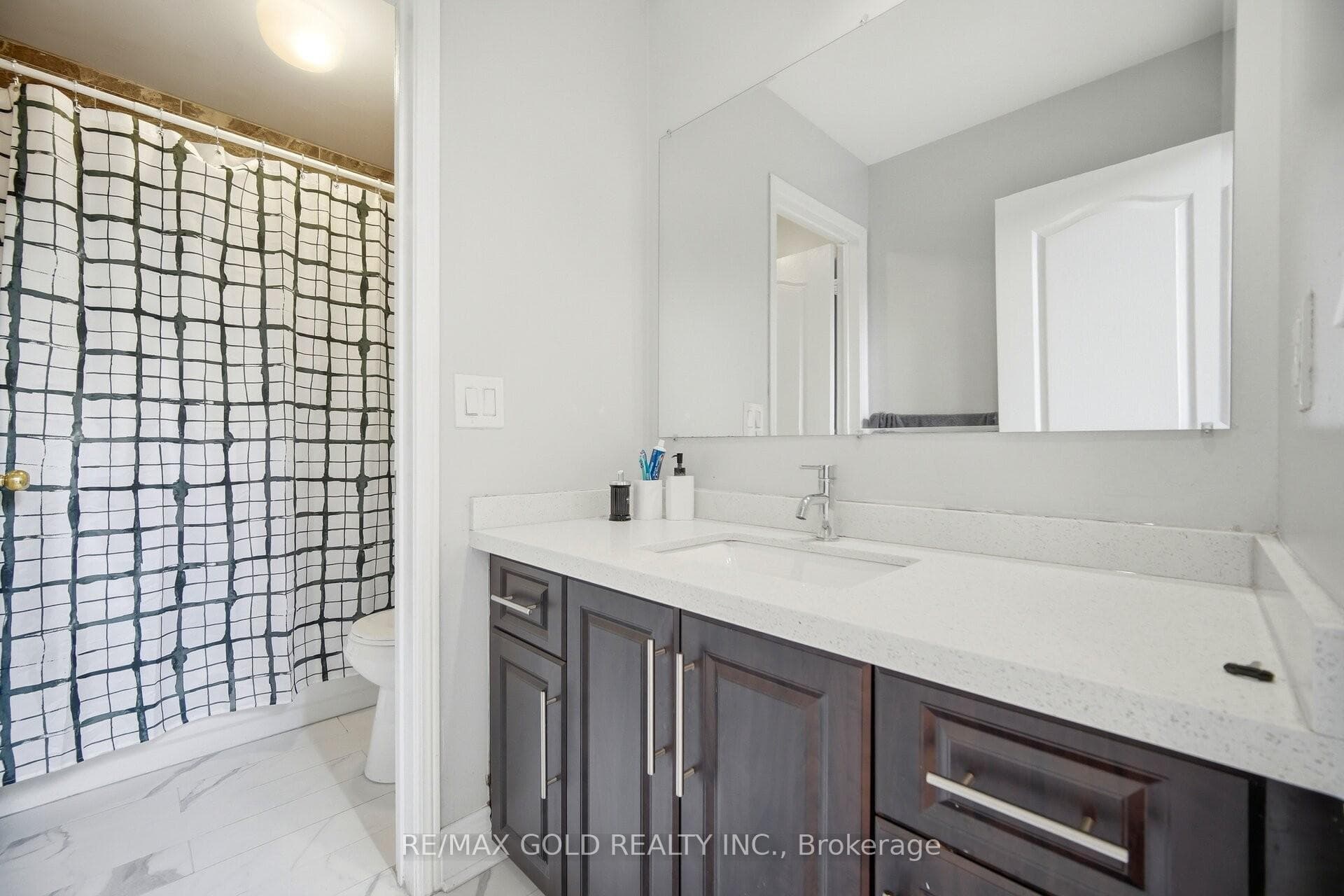 10 Inwood Place photo 20