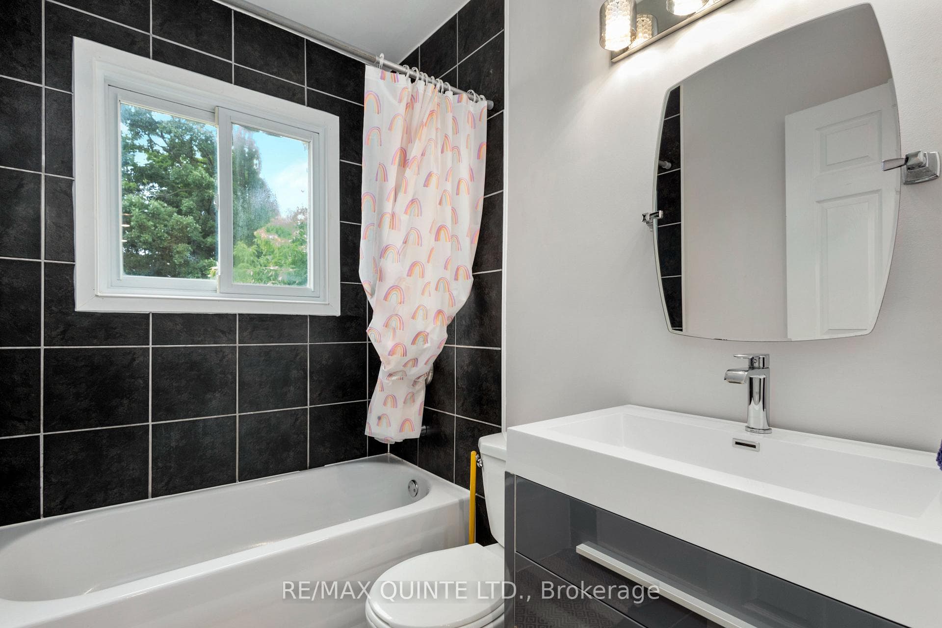 32 Kidd Avenue photo 16