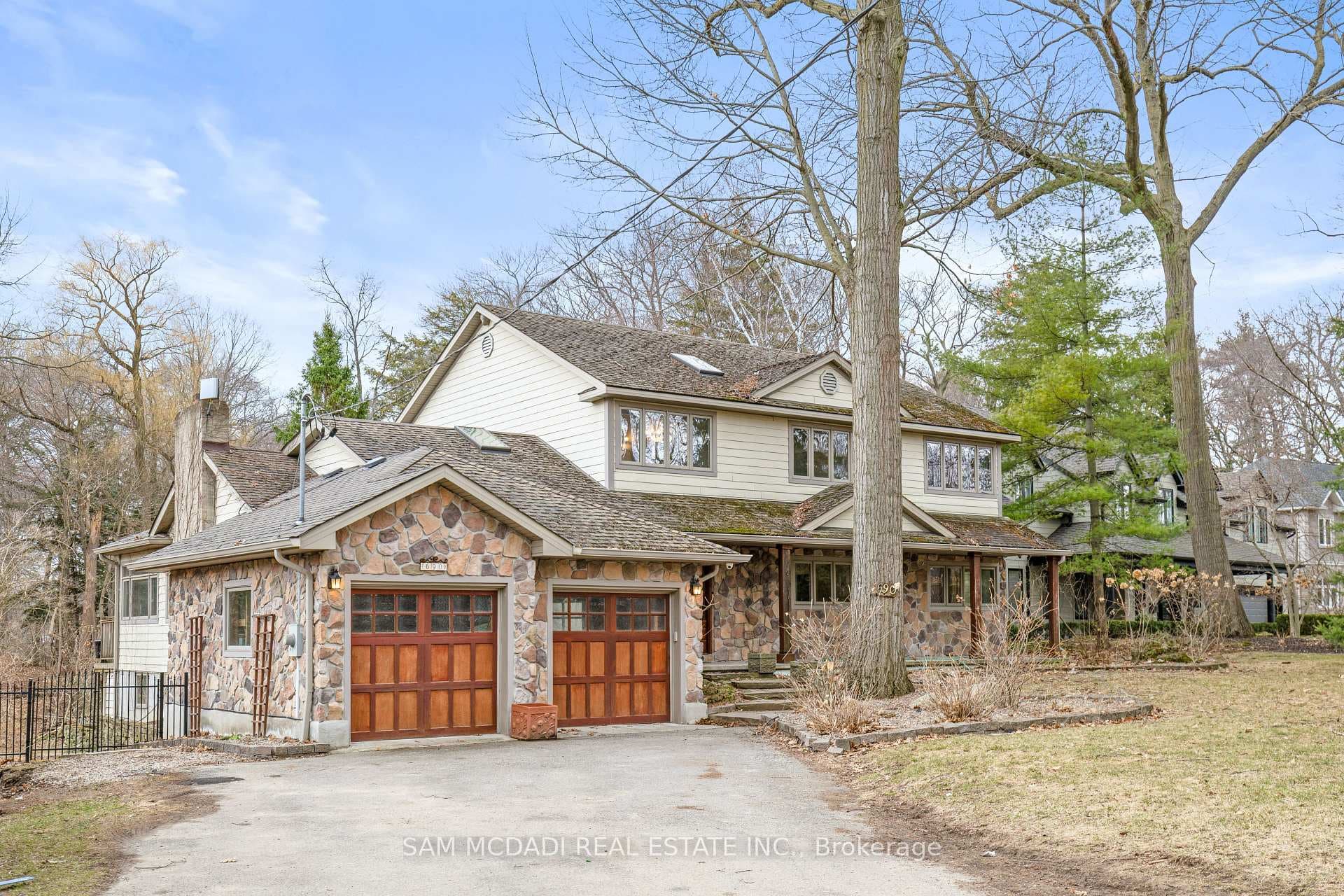 690 Meadow Wood Road photo 2