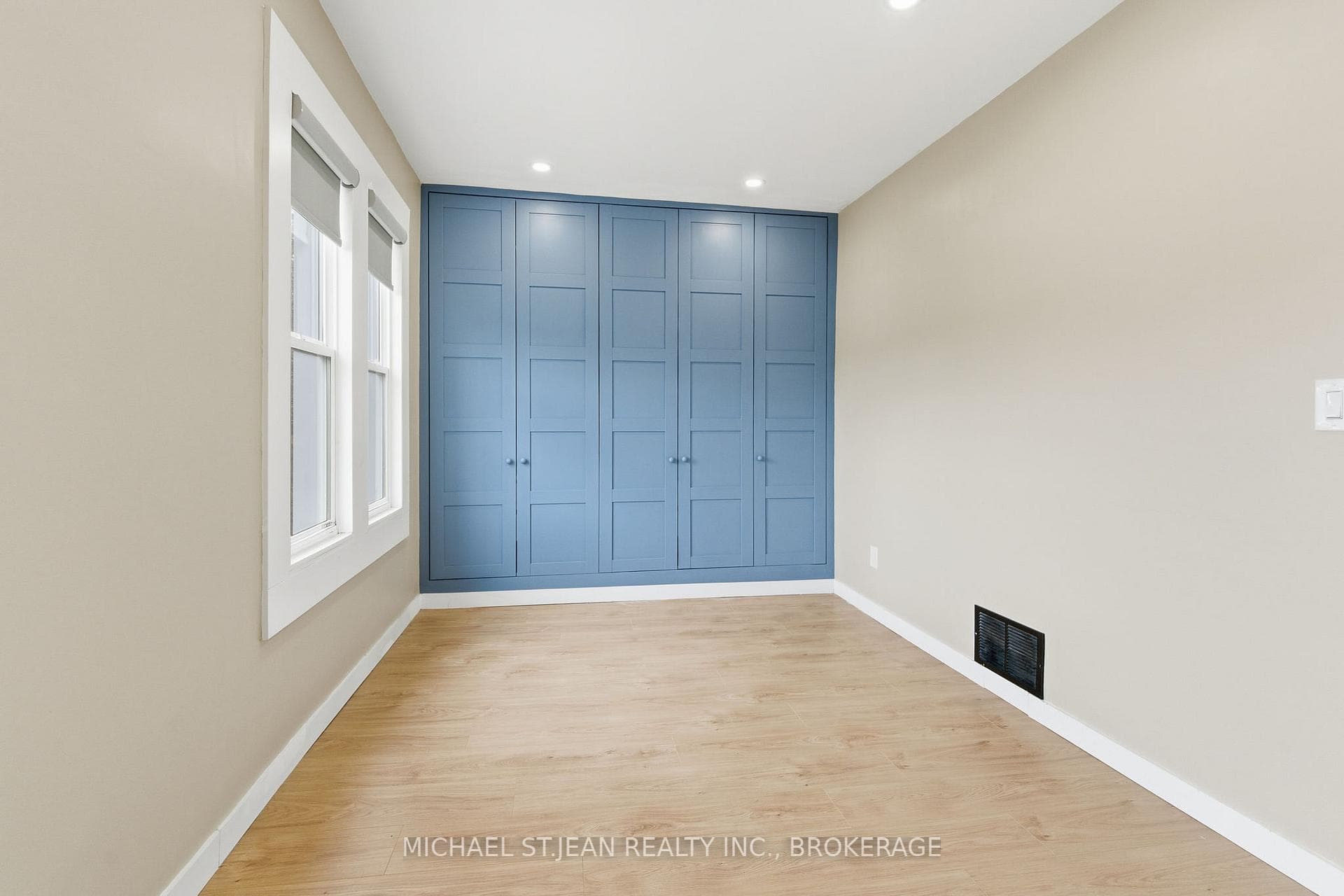 273 Robert Street photo 29