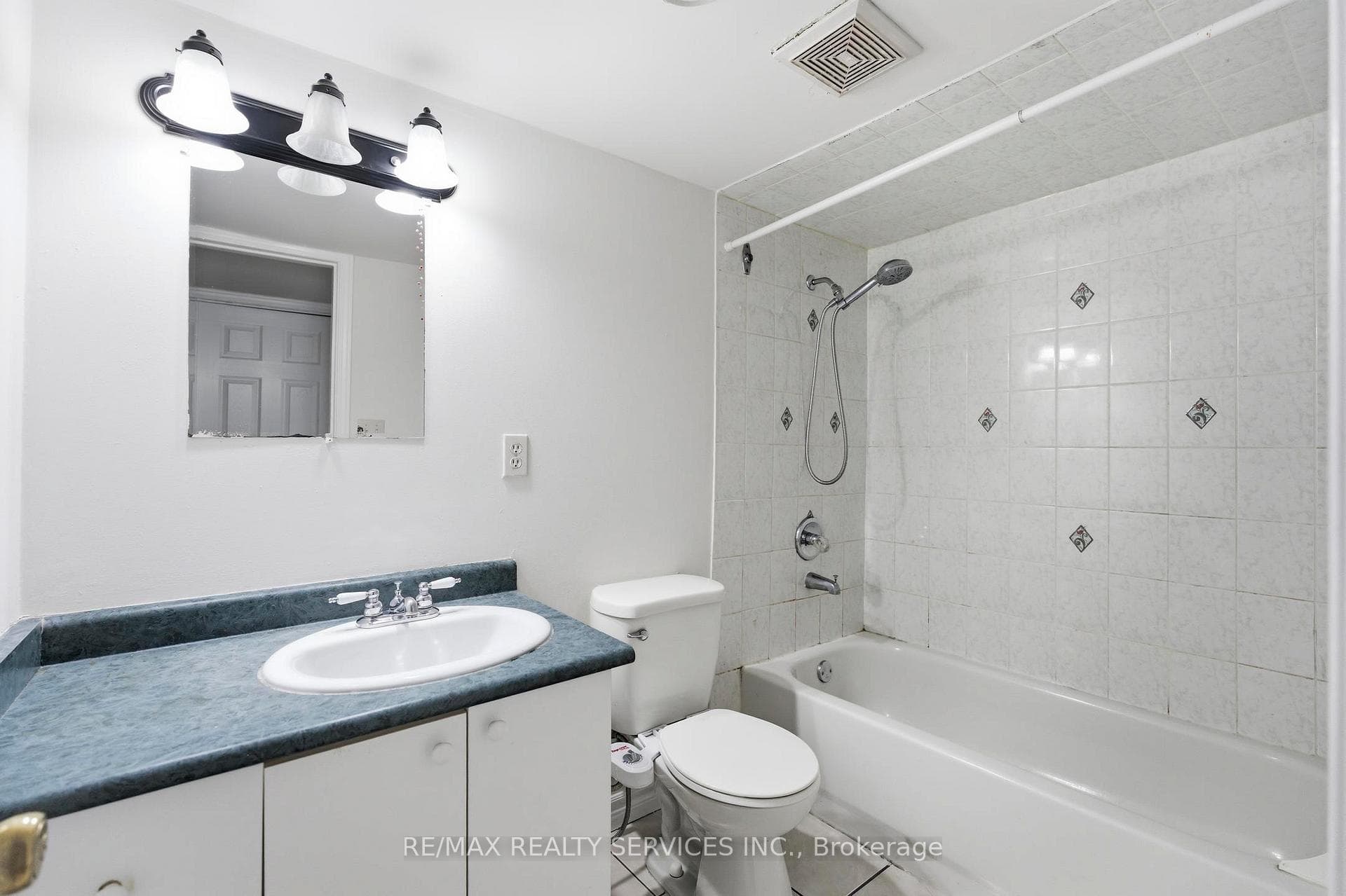 6 Beachsurf Road photo 31