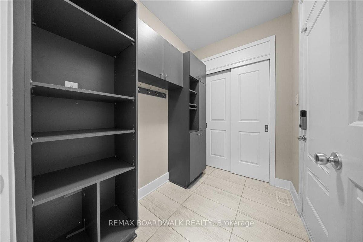 620 Barry Helman Drive photo 32