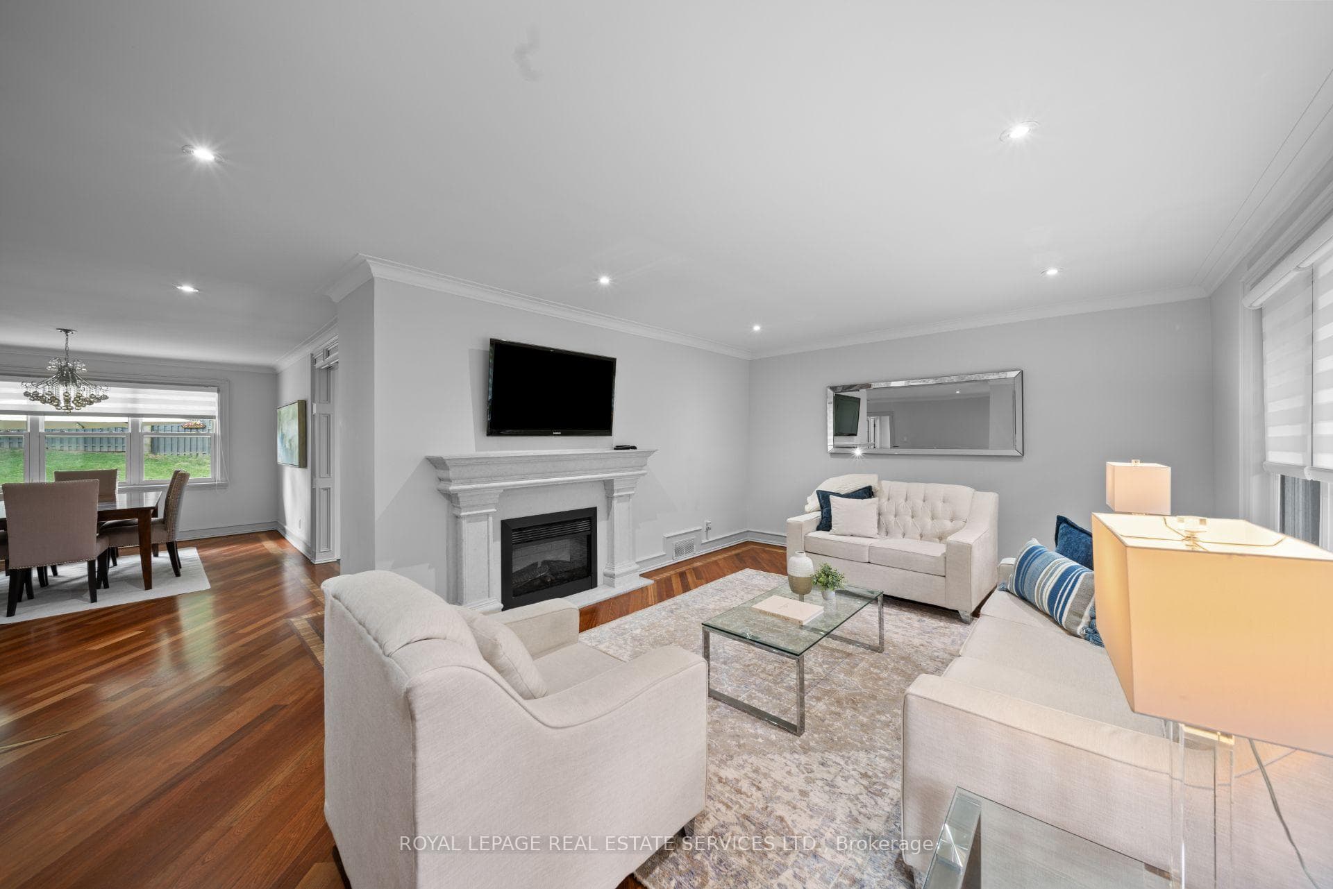 1592 Islington Avenue photo 6