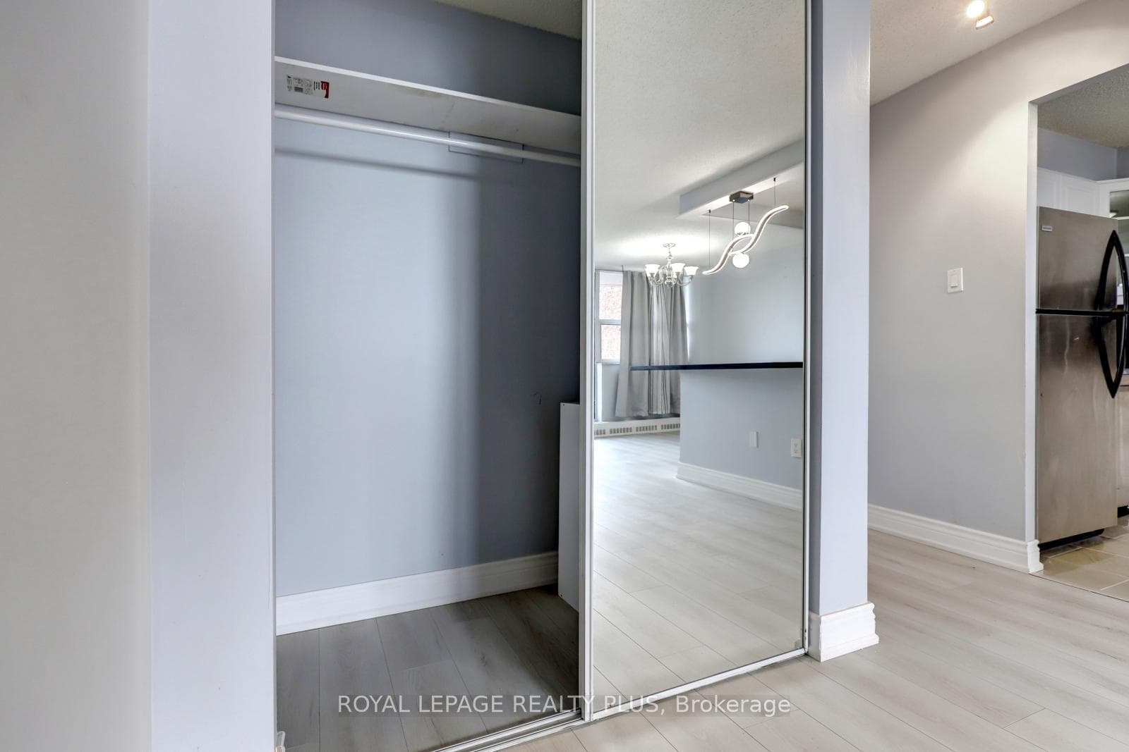 3501 Glen Erin Drive Unit 1105 photo 17