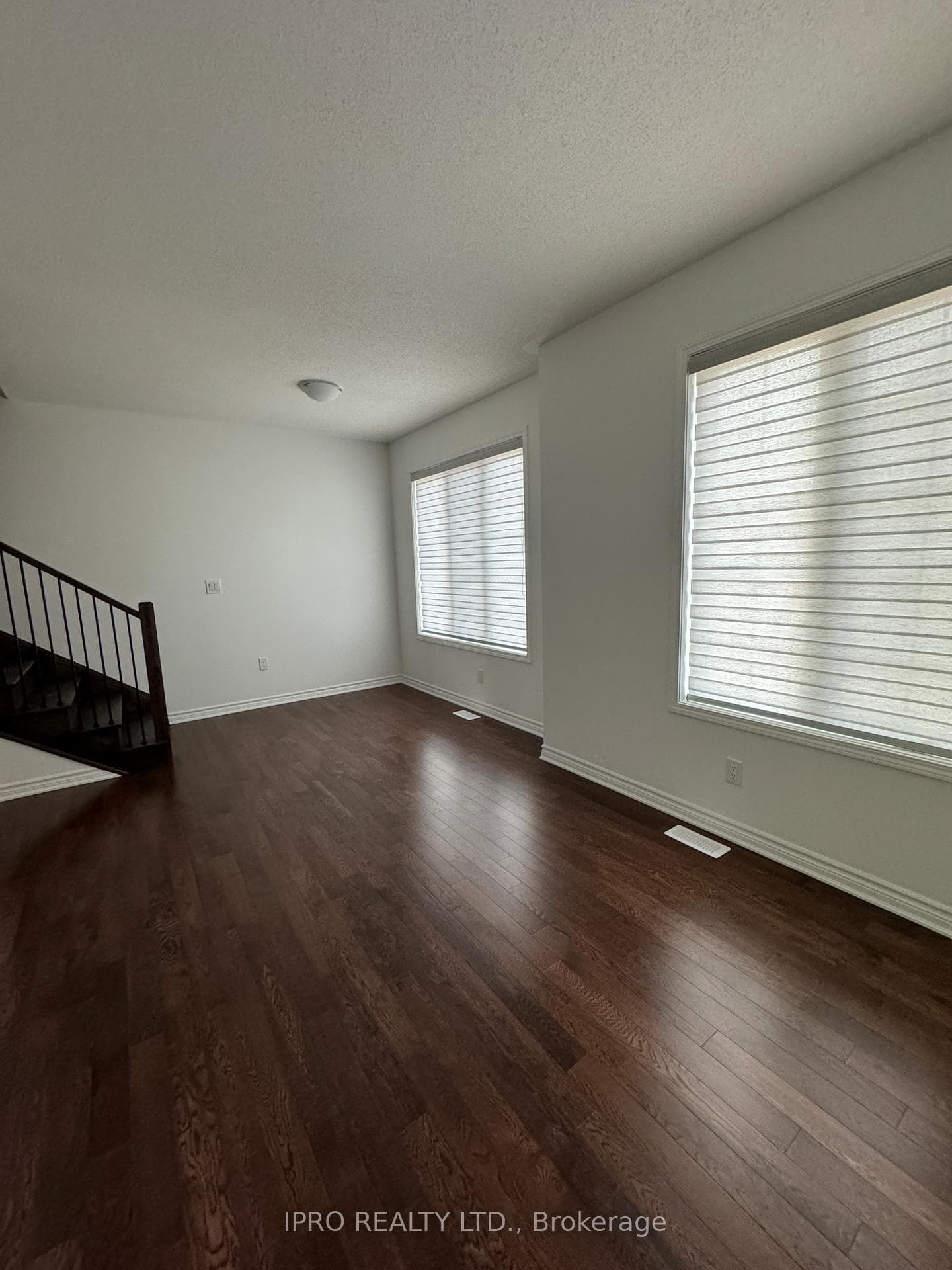 1369 Kobzar Drive photo 9