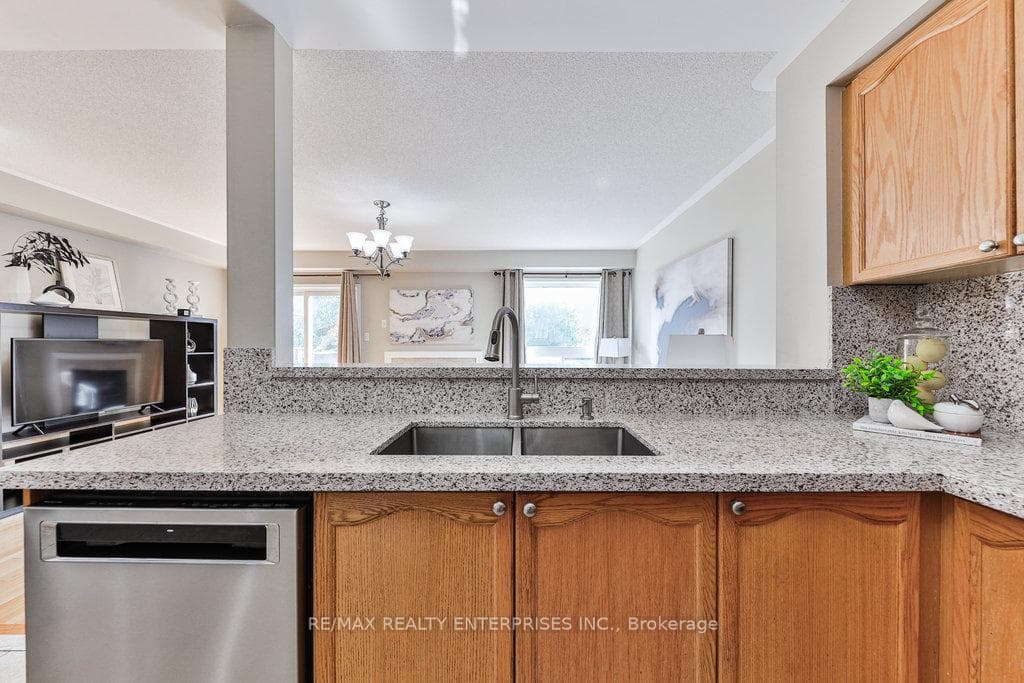 3898 Skyview Street photo 11
