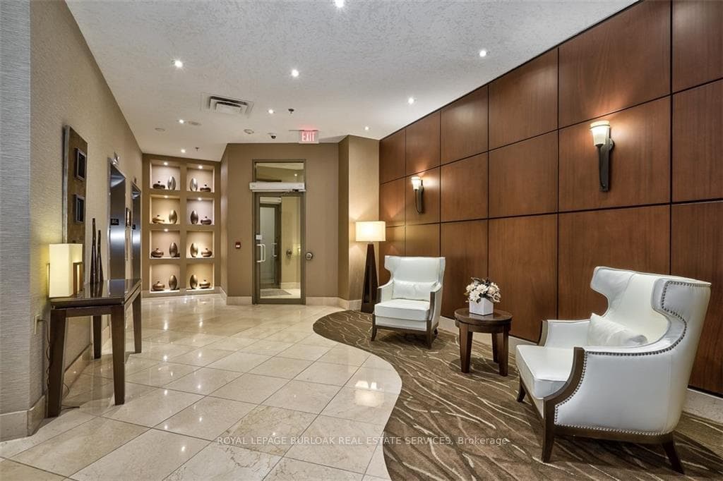 1477 Lakeshore Road Unit 903 photo 27