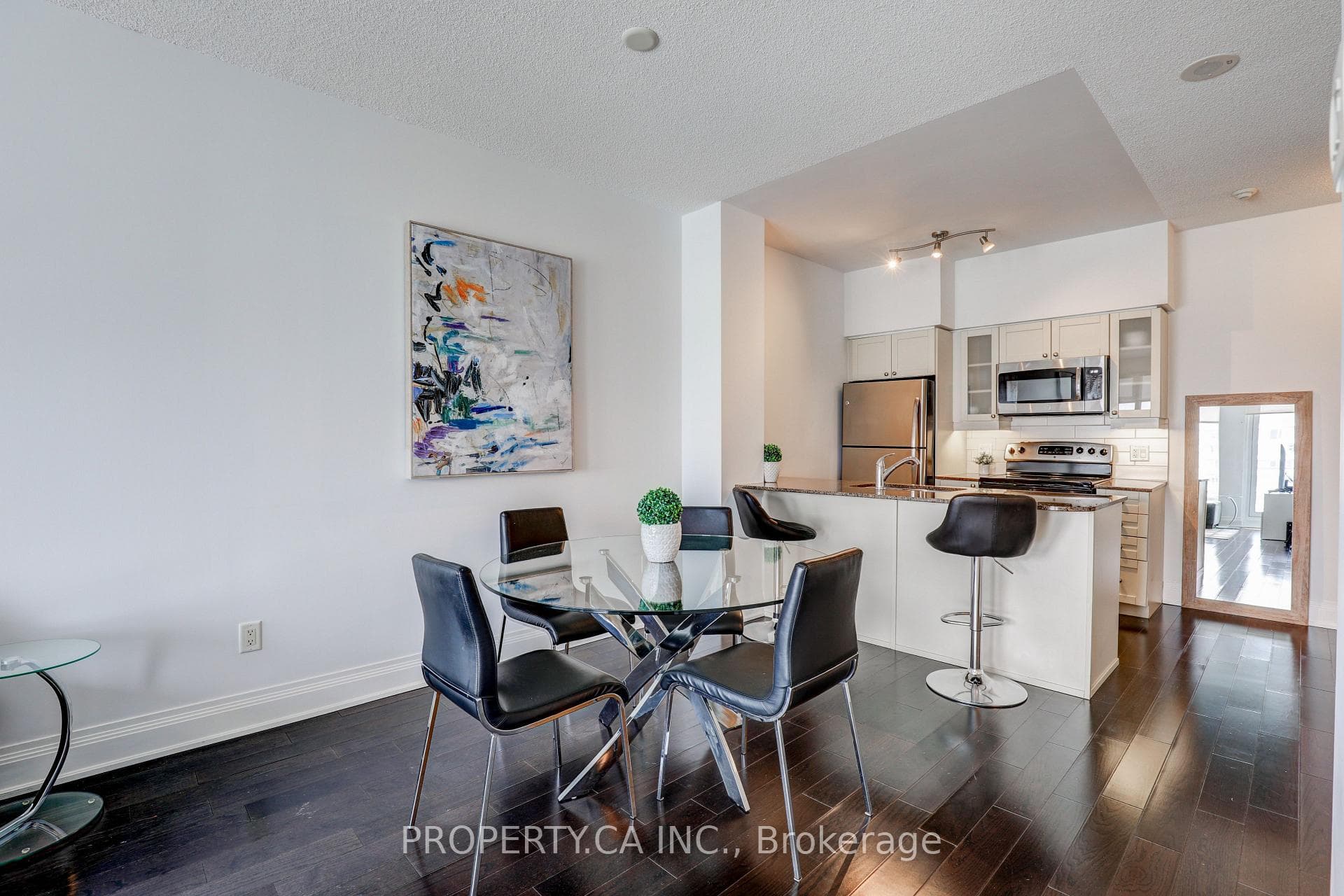 2191 Yonge Street Unit 3712 photo 6