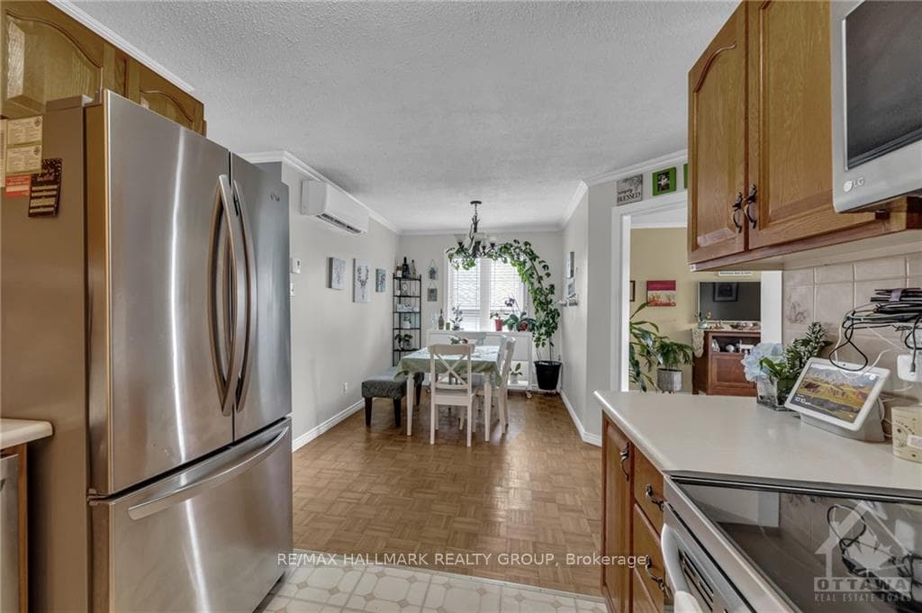 924 DIANNE Avenue photo 11