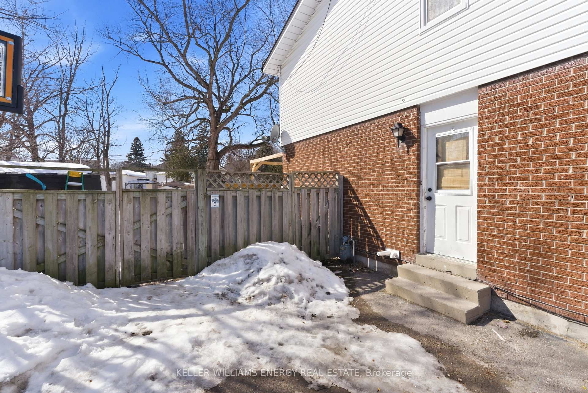 520 Minto Court photo 34