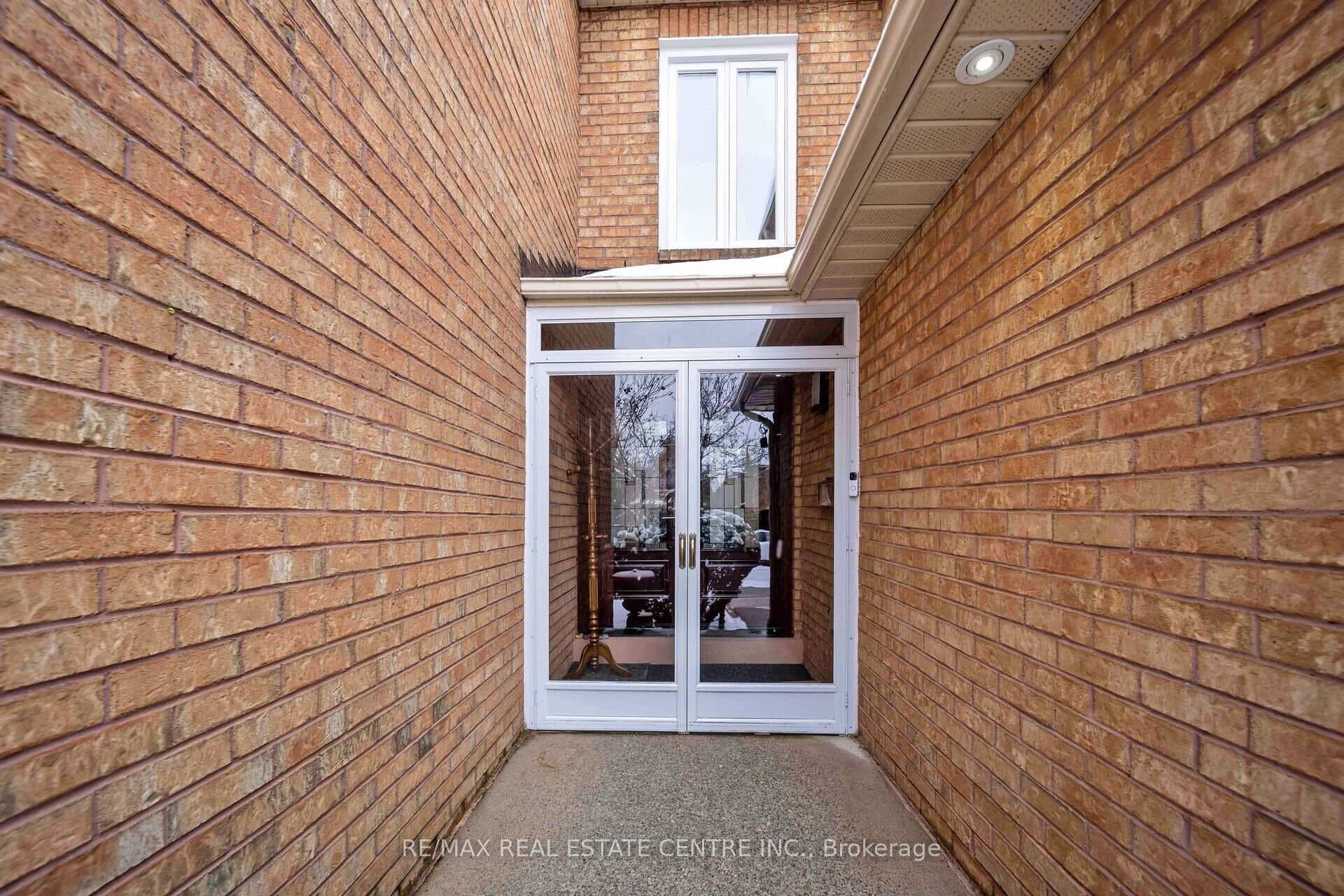 63 Leeward Drive photo 12