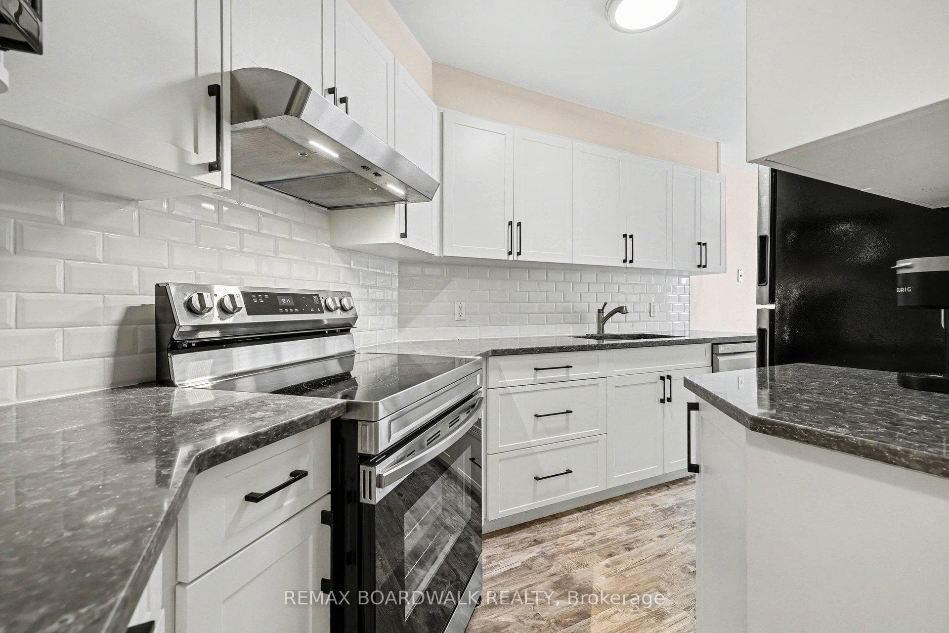 1607 Locksley Lane photo 10