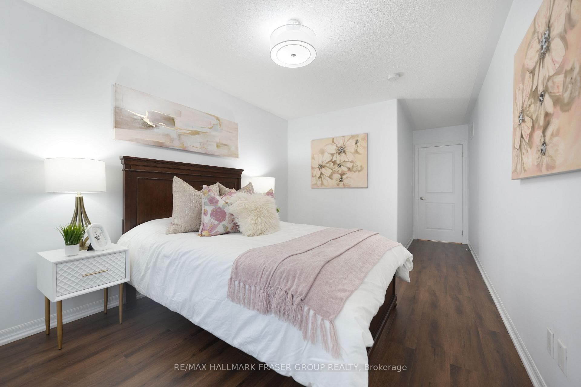 1800 Silverstone Crescent photo 23