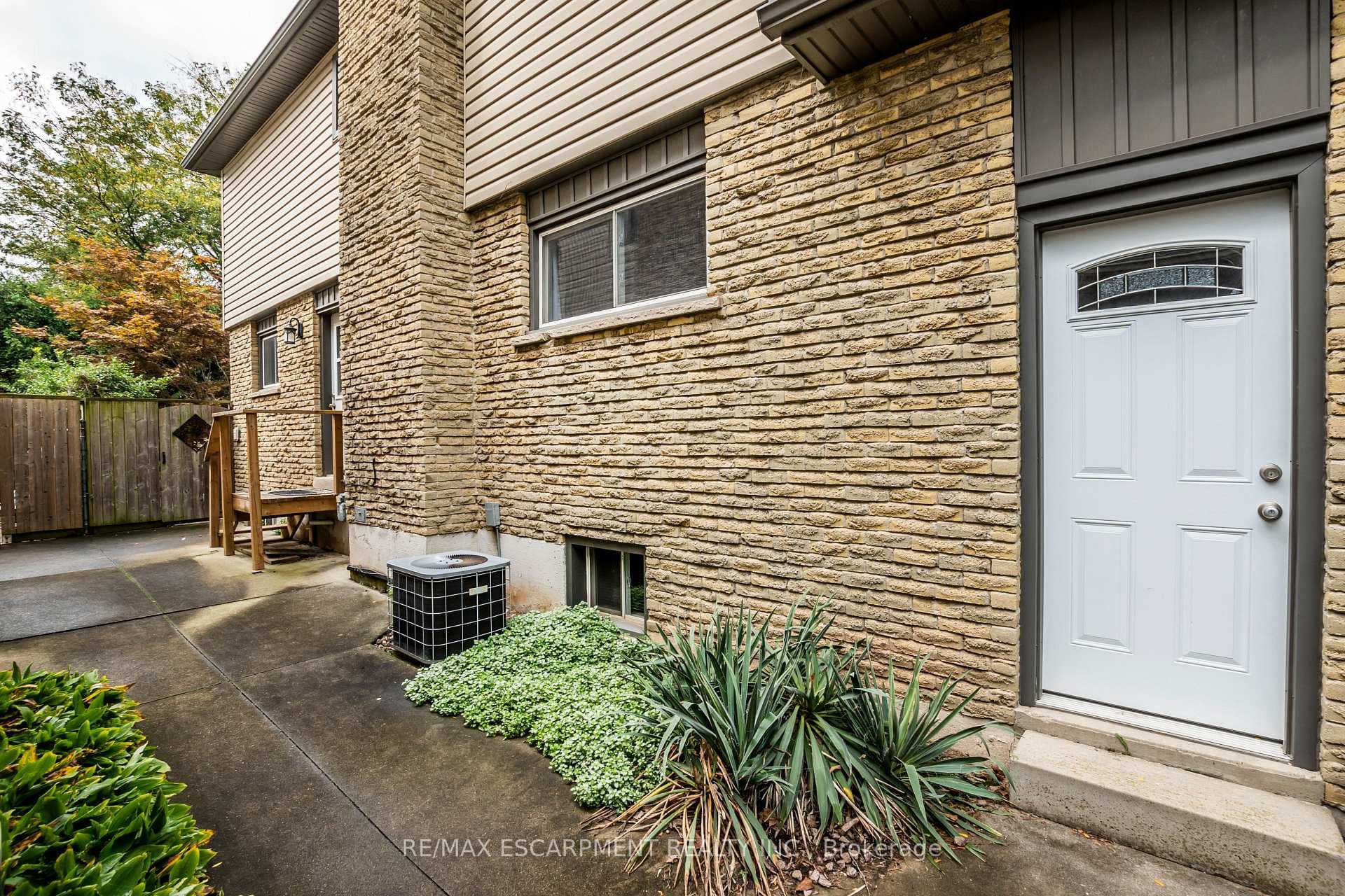 2438 Sinclair Circle photo 25