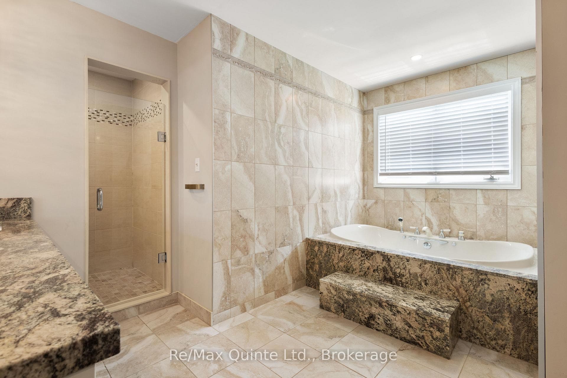 17 Applewood Court photo 30