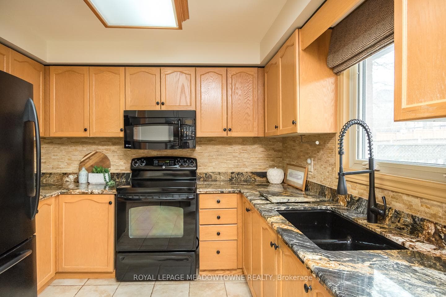 3215 Pinemeadow Drive photo 18