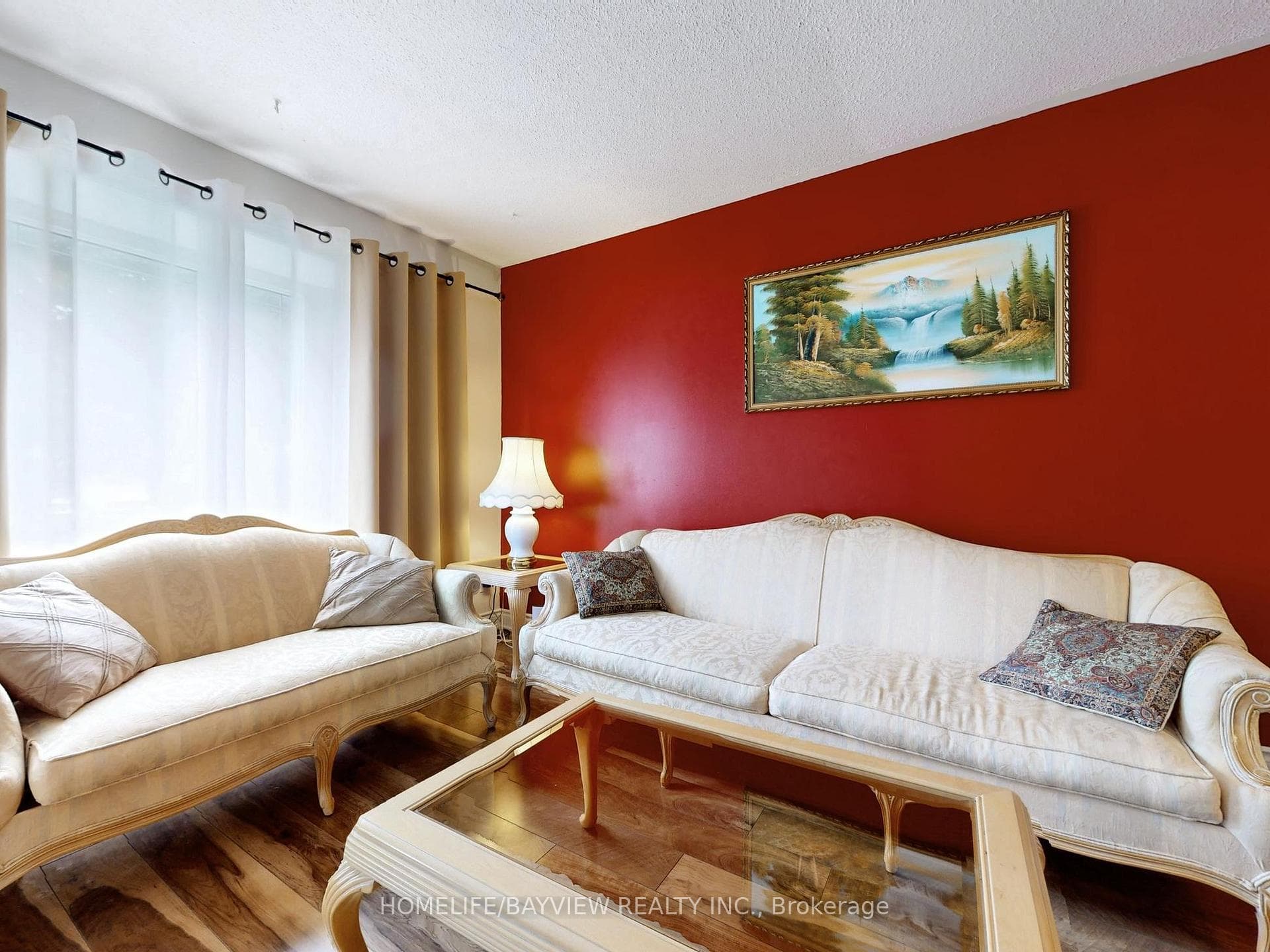 18 CHIPWOOD Crescent photo 4