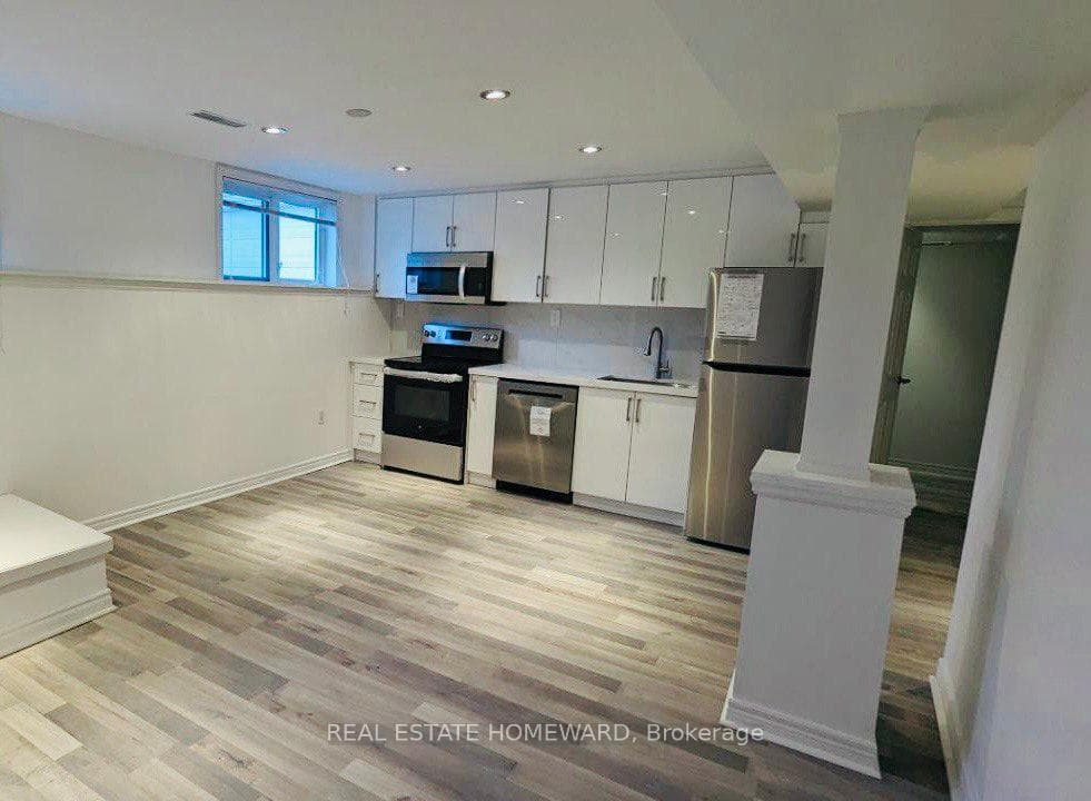 145 Carlson Drive Unit Lower photo 4