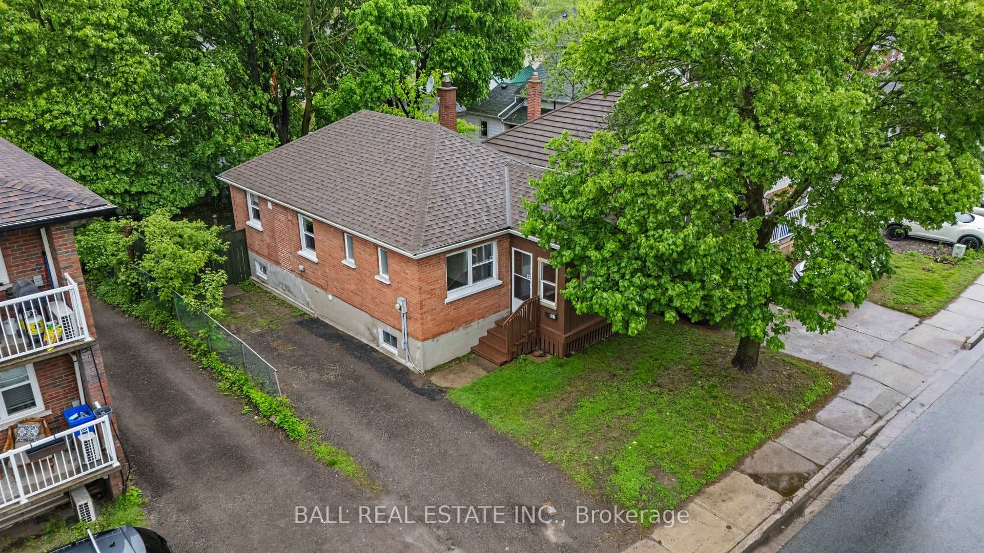 583 Reid Street photo 44