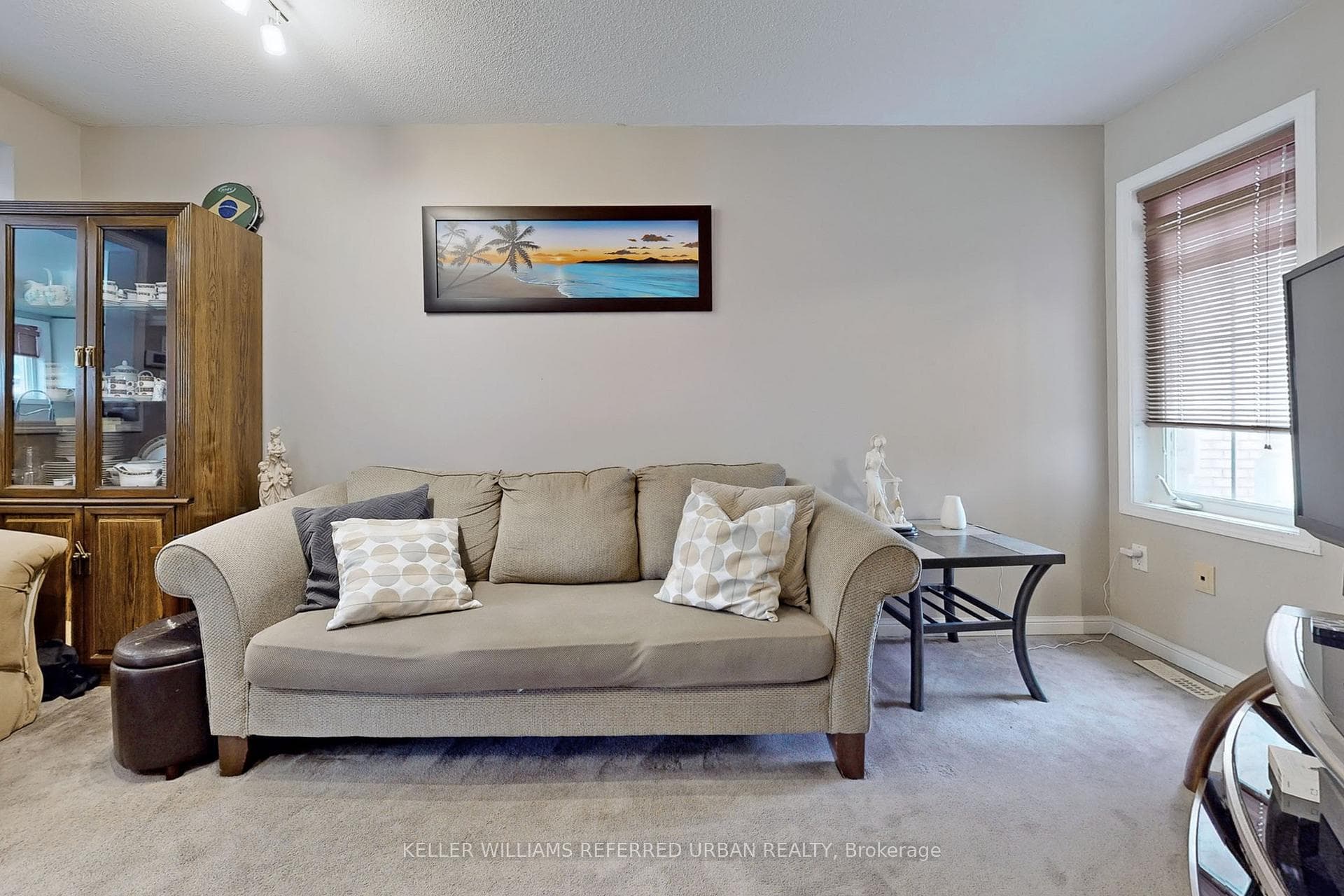 355 Ferndale Drive photo 4